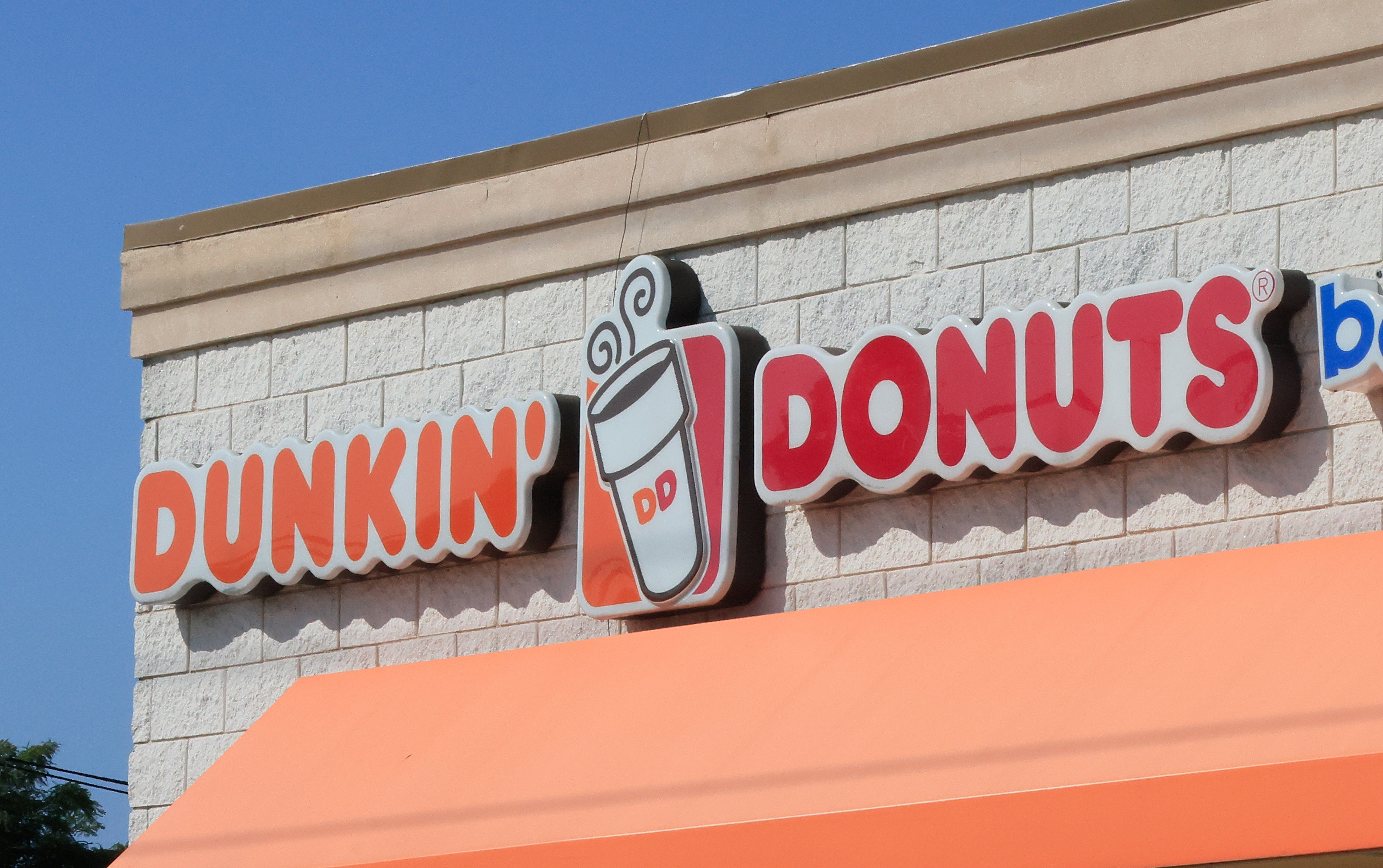 Dunkin' Donuts is testing a brand new 48-ounce drink container at multiple stores in New England