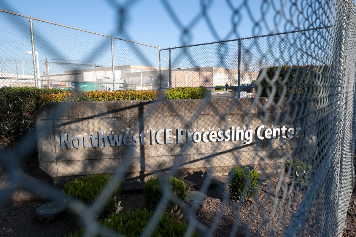 British tourist with a valid visa detained by ICE for six weeks