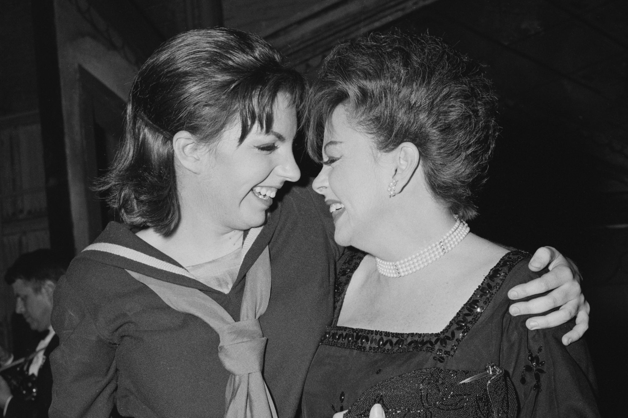 Liza Minnelli says &lsquo;fuming&rsquo; mom Judy Garland tried to kick her offstage during joint performance
