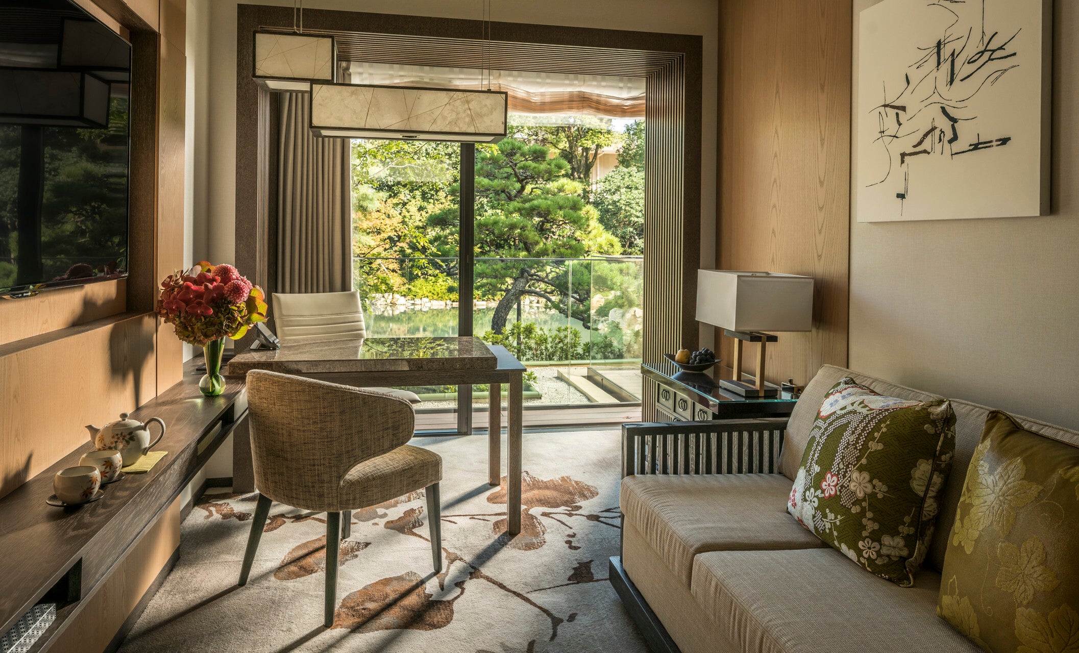 Floor-to-ceiling windows bring the outside in