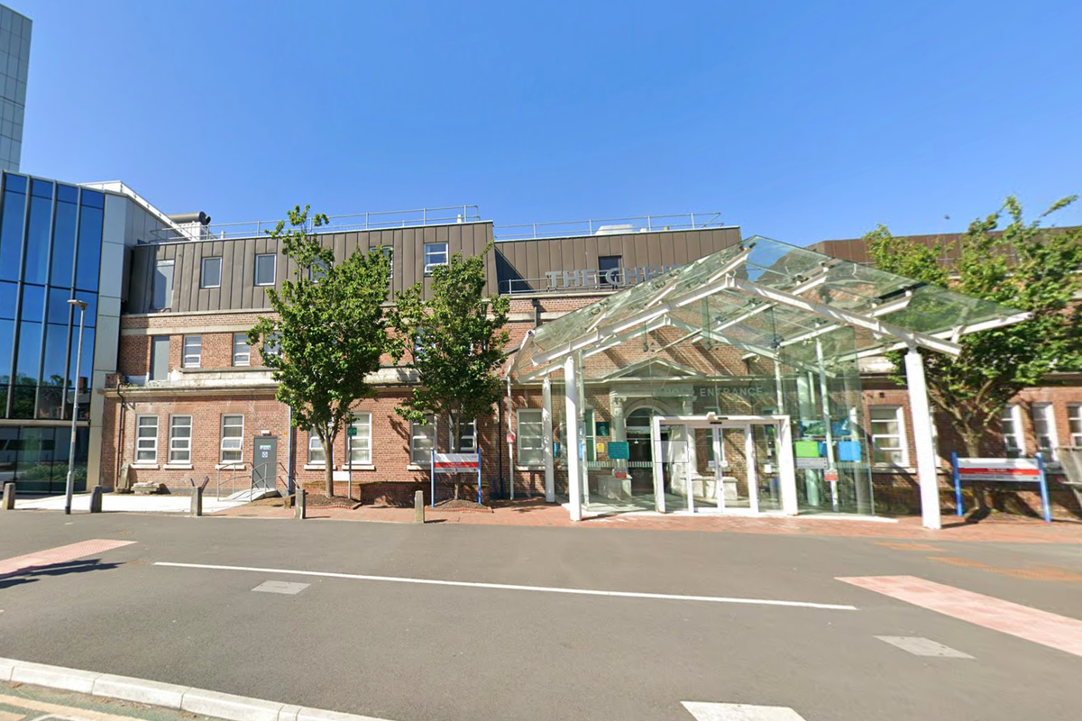 Hospital consultant suspended over sex acts on train in front of passengers – UK Times Hospital consultant suspended over sex acts on train in front of passengers – UK Times