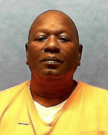 ட்ராட்டரின் வீட்டில் லாங்ஃபோர்டின் இரத்த வகை கொண்ட டி-சர்ட்டையும் கடையில் உள்ள இறைச்சி குளிரூட்டியில் அந்த நபரின் கைரேகையையும் போலீசார் கண்டுபிடித்தனர்.