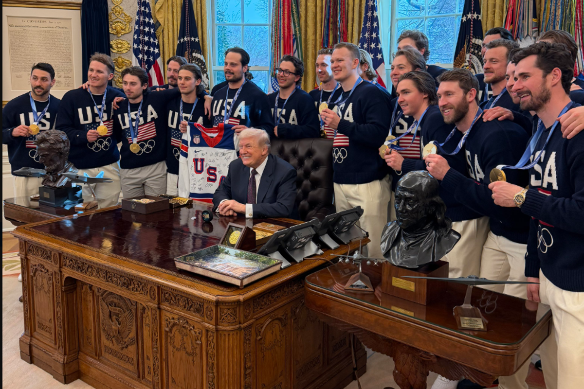 Gold-winning US men’s hockey team meets Trump in White House – but five players chose not to be there – UK Times Gold-winning US men’s hockey team meets Trump in White House – but five players chose not to be there – UK Times