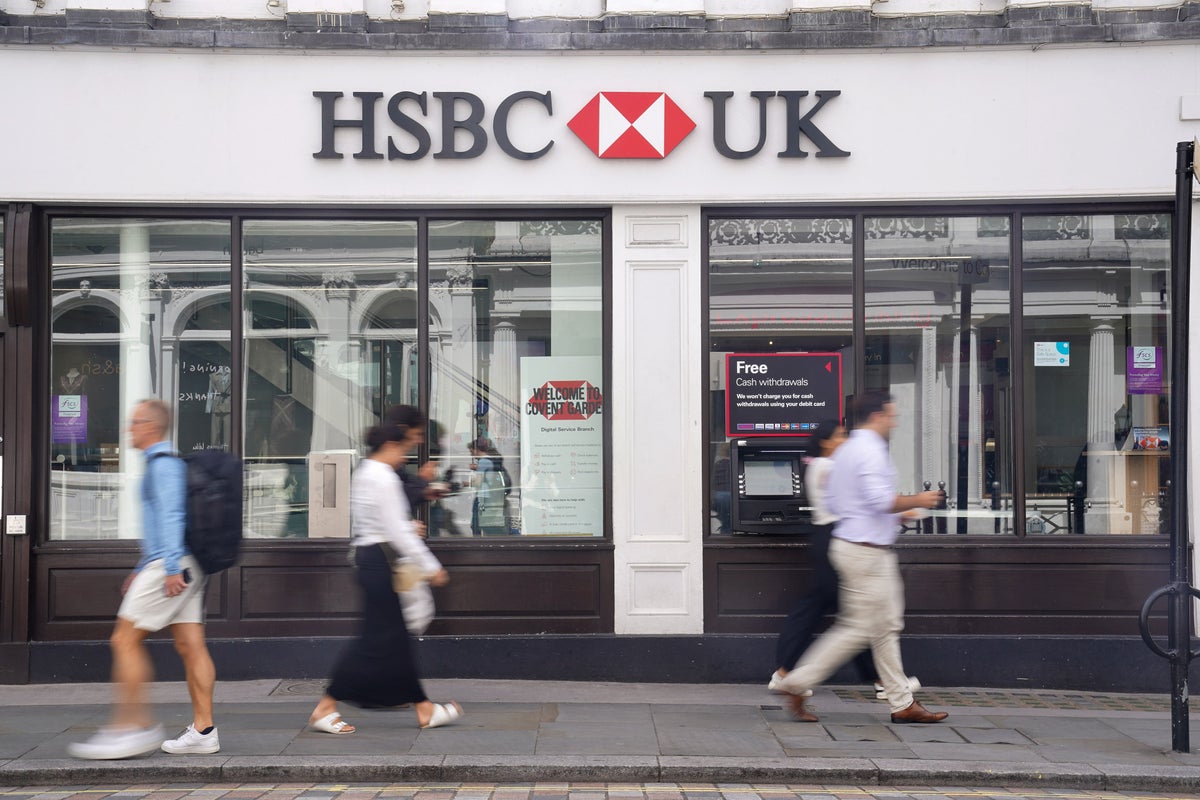 HSBC sees pre-tax profits fall by £1.8bn in 2025