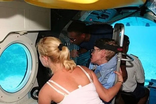A submarine was reportedly modified to let Prof Hawking access it