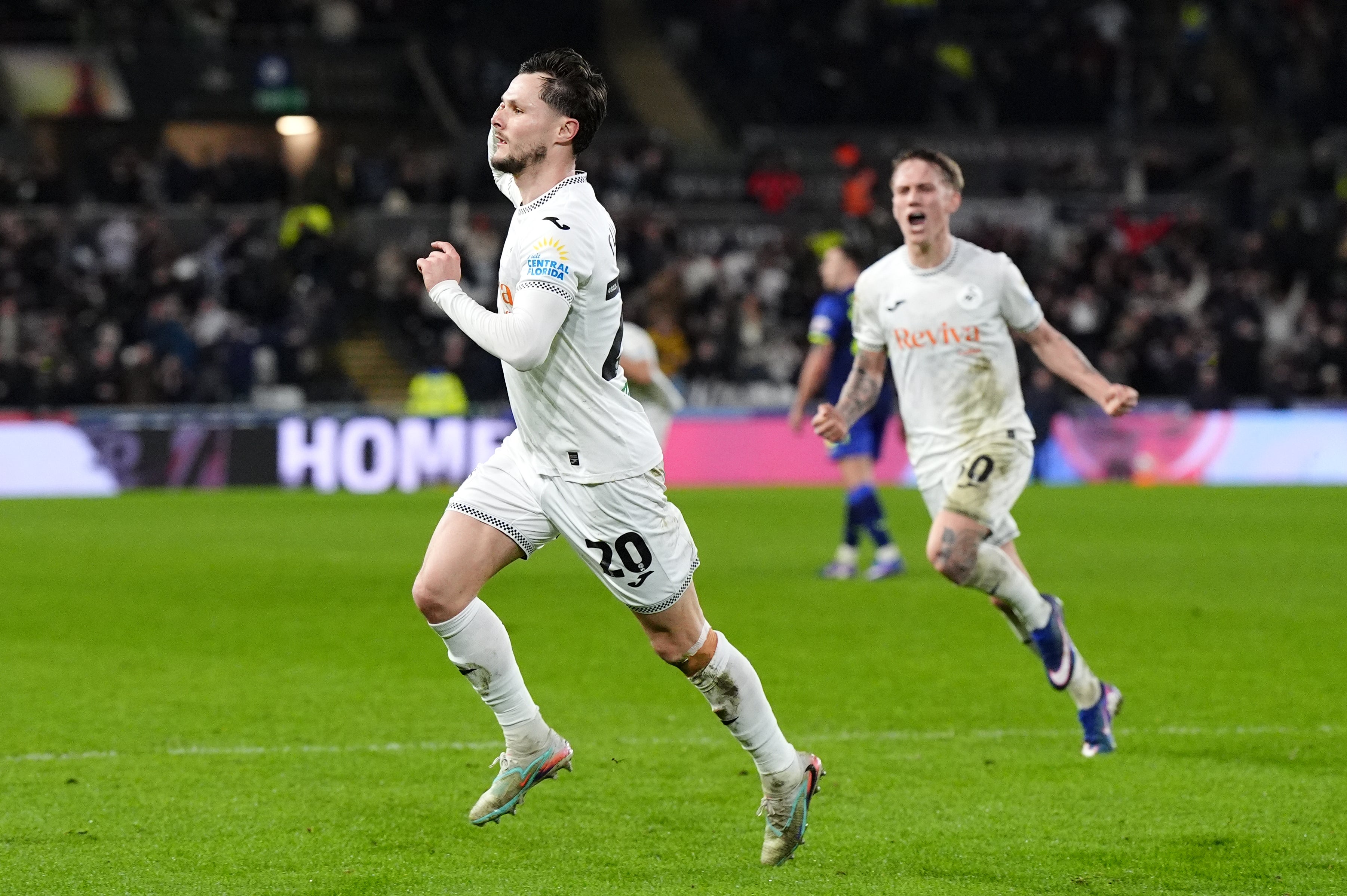 Liam Cullen rescued a point for Swansea