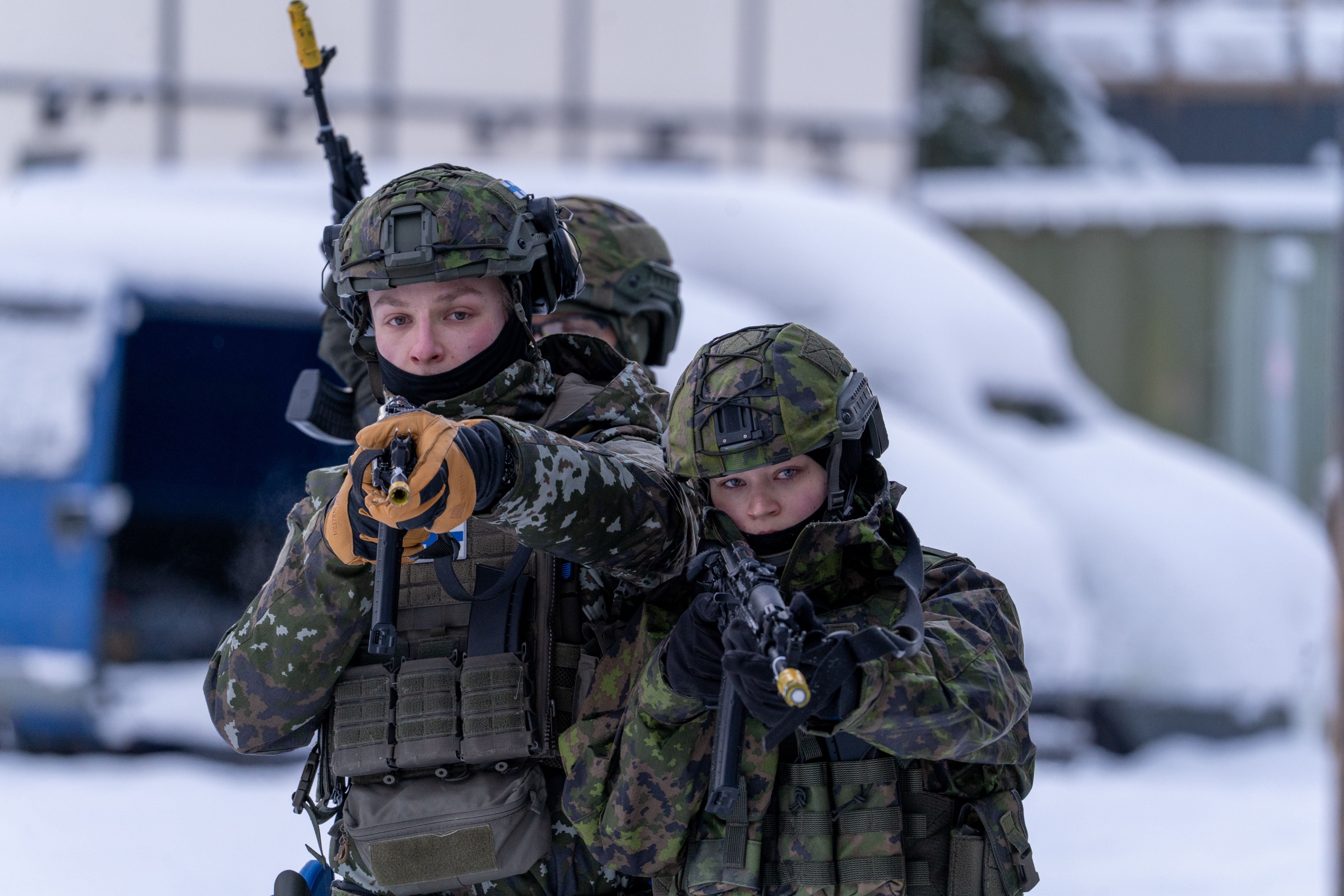 Civilians training with MPK in Finland