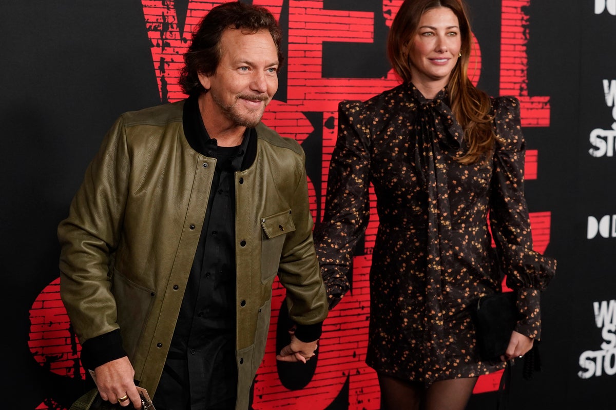 Eddie Vedder turns solo vulnerability into a powerful plea in Netflix’s ‘Matter of Time’ – UK Times Eddie Vedder turns solo vulnerability into a powerful plea in Netflix’s ‘Matter of Time’ – UK Times
