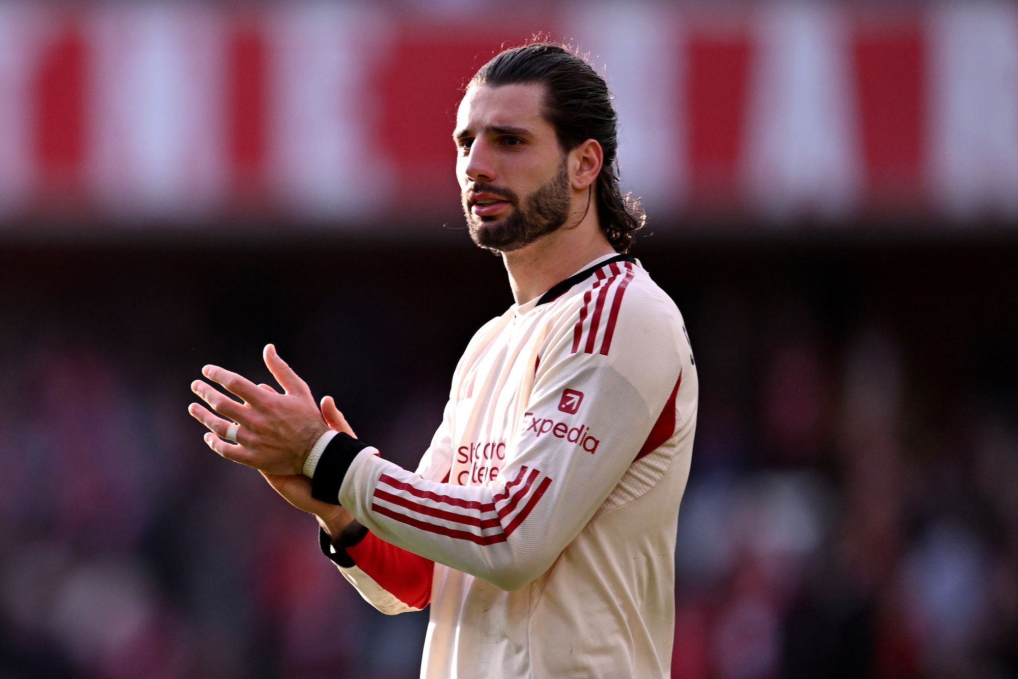 Dominik Soboszlai, o jogador da temporada do Liverpool, foi escolhido mais vezes no meio-campo do que Arne Slott para a direita.