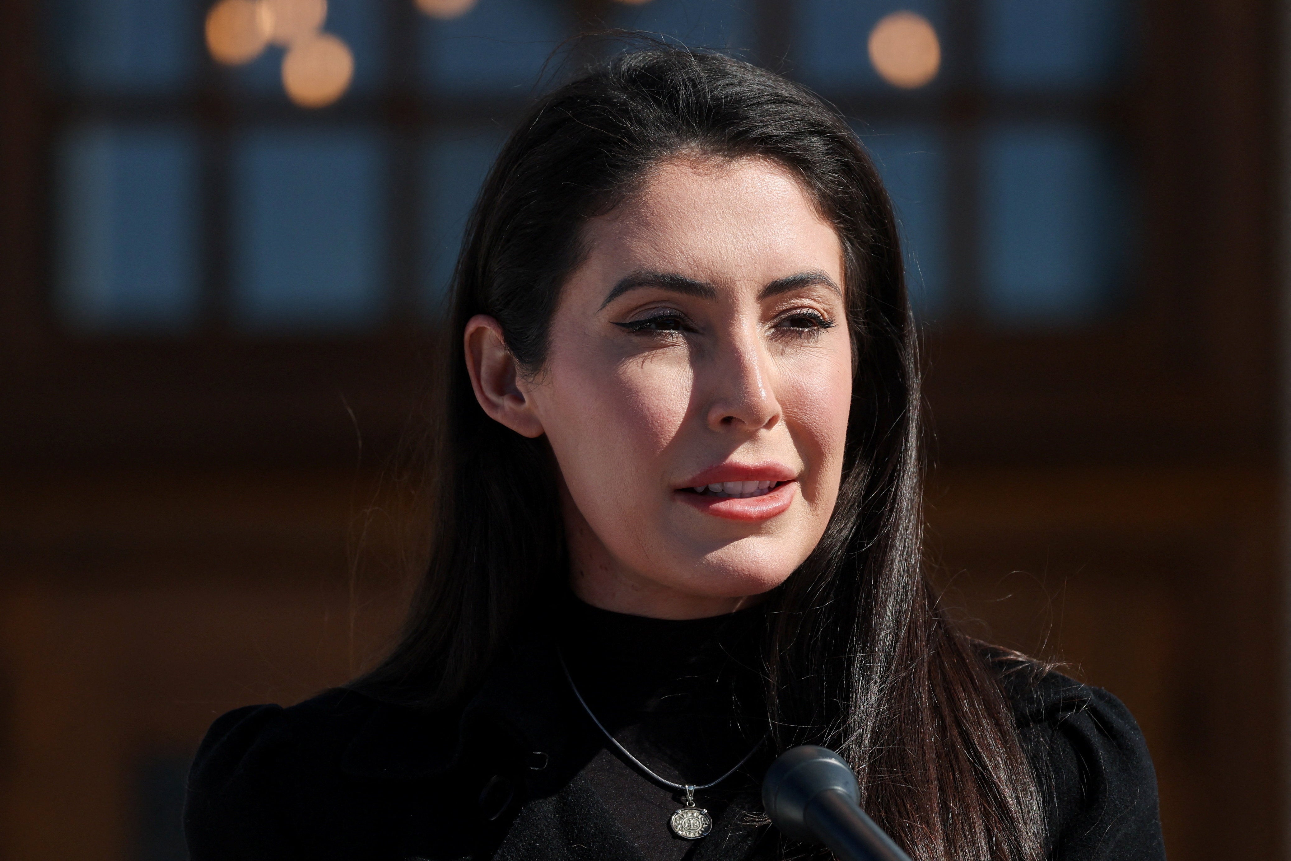 A deputada Ana Paulina Luna disse aos repórteres na sexta-feira que Bill Clinton estava cooperando com perguntas do Comitê de Supervisão da Câmara