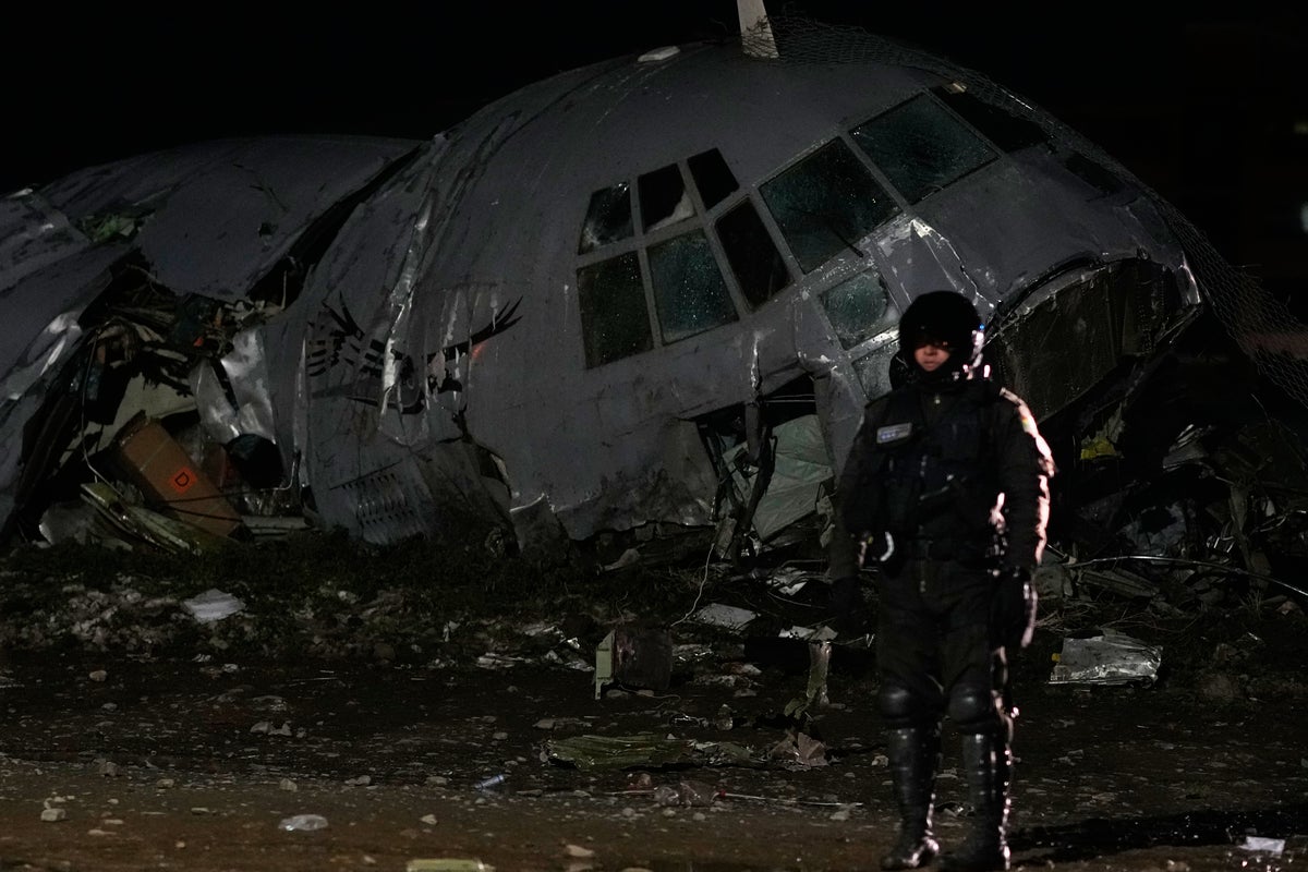 Cargo plane crashes near Bolivia’s capital, killing at least 15 people, official says – UK Times