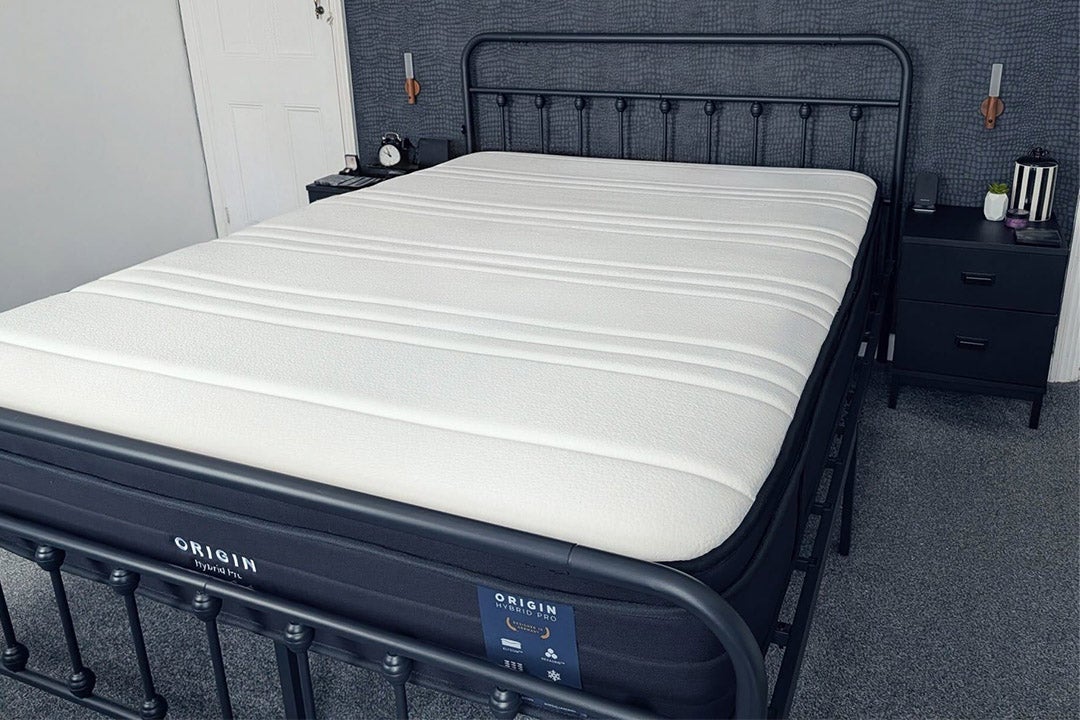 Delivered vacuum-packed in a box, the hybrid pro makes an immediate impression