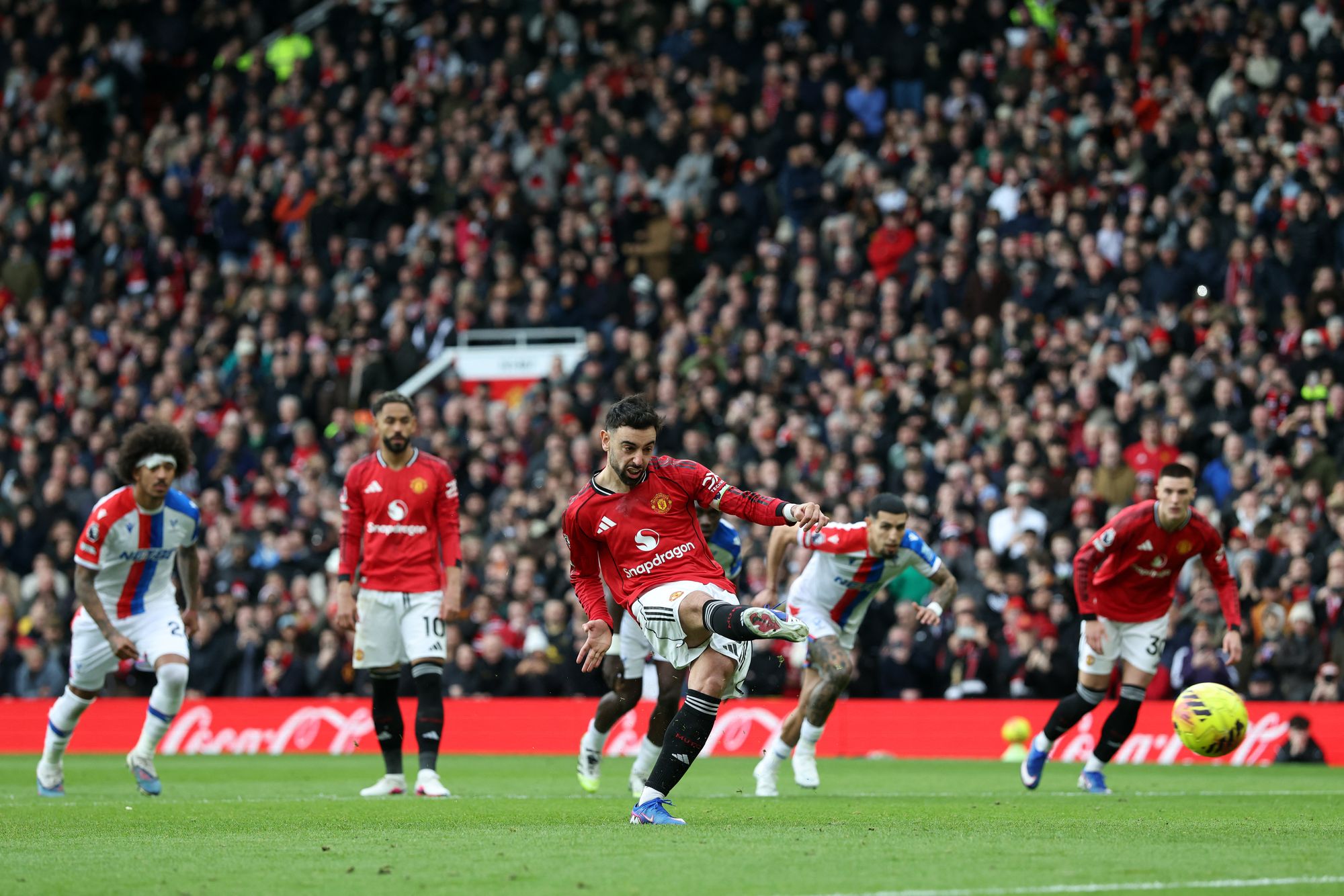 Bruno Fernandes converted from the penalty spot to equalise for Man Utd