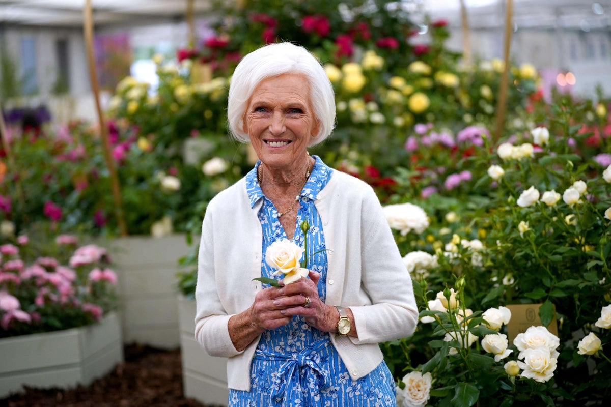 Mary Berry to receive top Bafta honour for exceptional contribution to TV