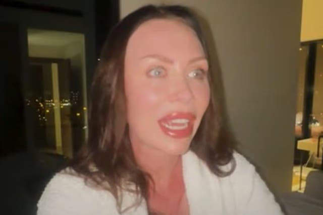 <p>La influencer Louise Starkey publicó un video en Instagram, ya borrado, de lo que parecían ser misiles iraníes pasando por encima del balcón de su hotel </p>