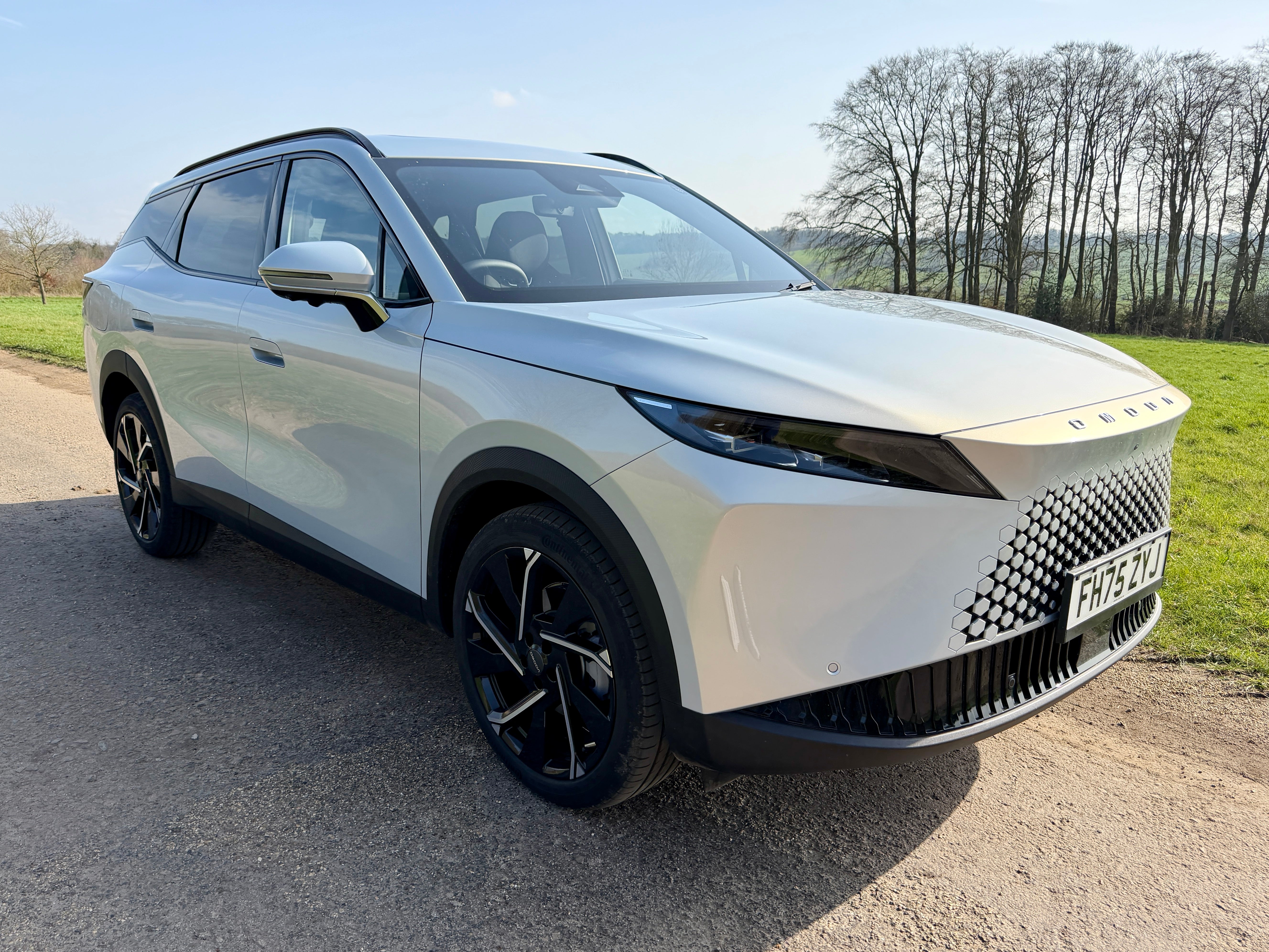Omoda 7 SHS review: family-style plug-in hybrid SUV targets fashion-conscious buyers – UK Times