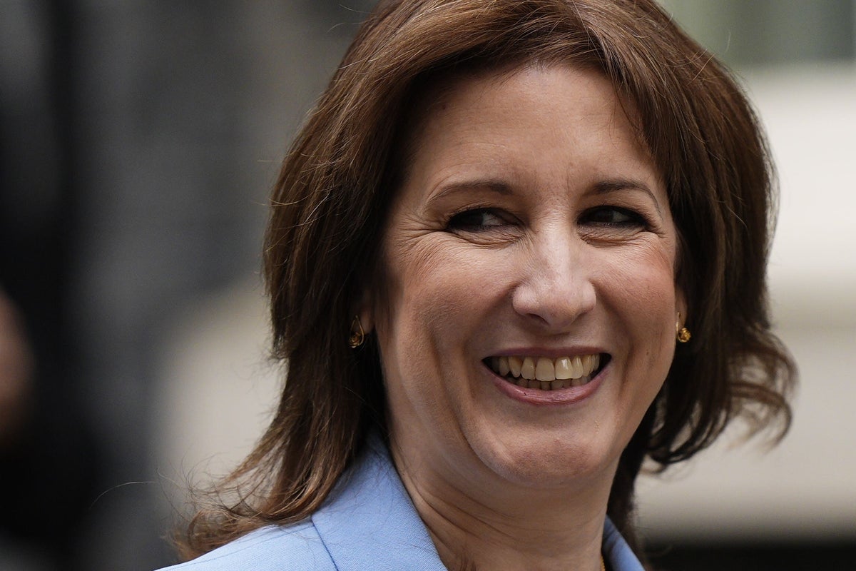 英财政大臣维持能源利润税引发苏格兰政界与业界不满