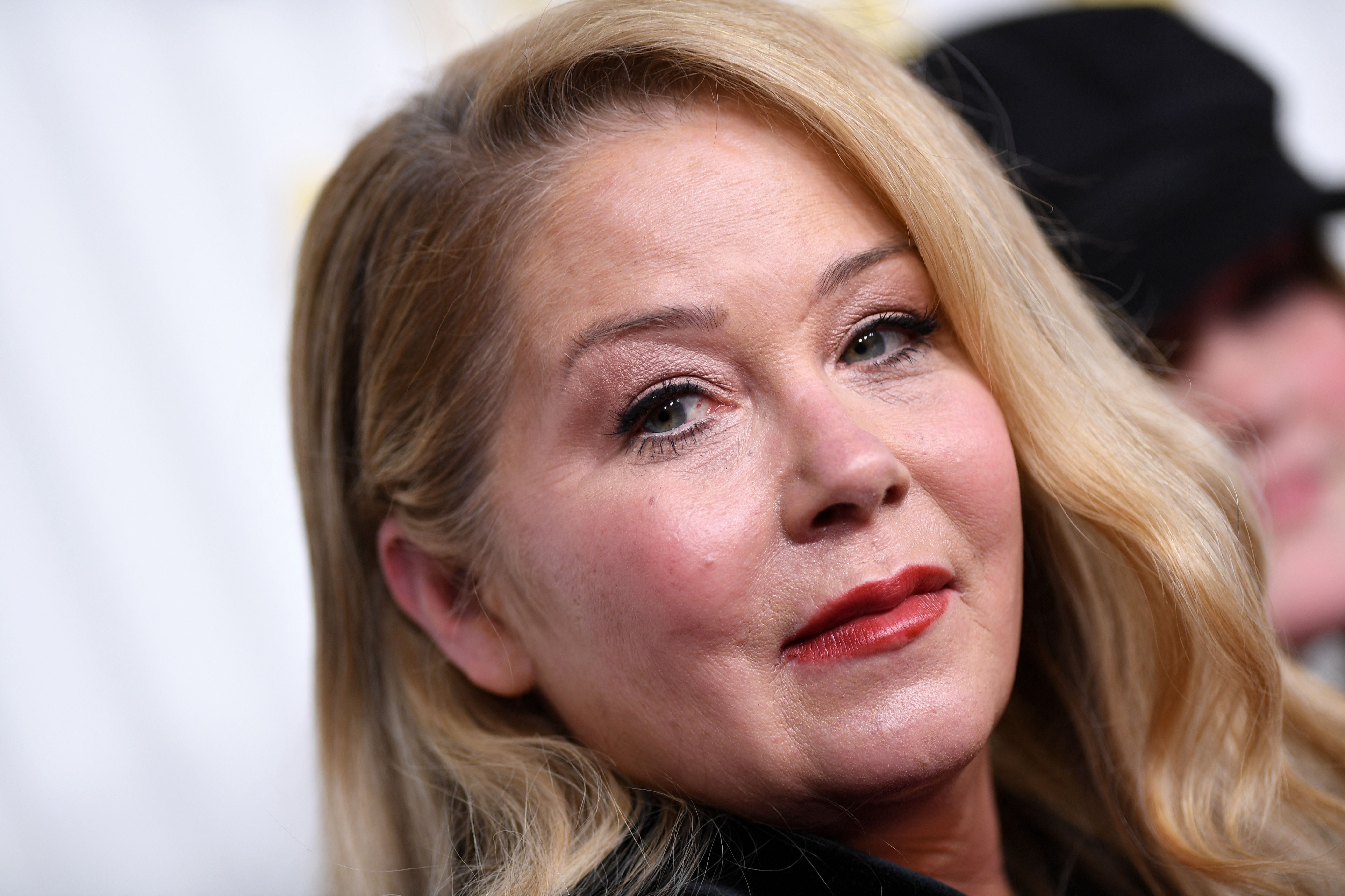 Christina Applegate dice di essersi gettata 
