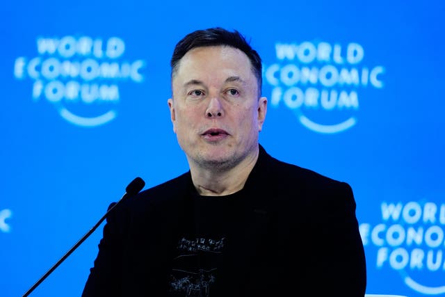 <p>Elon Musk respondió al director ejecutivo de Anthropic, Dario Amodei, después de que este sugiriera que los modelos de inteligencia artificial de su empresa podrían haber desarrollado conciencia </p>