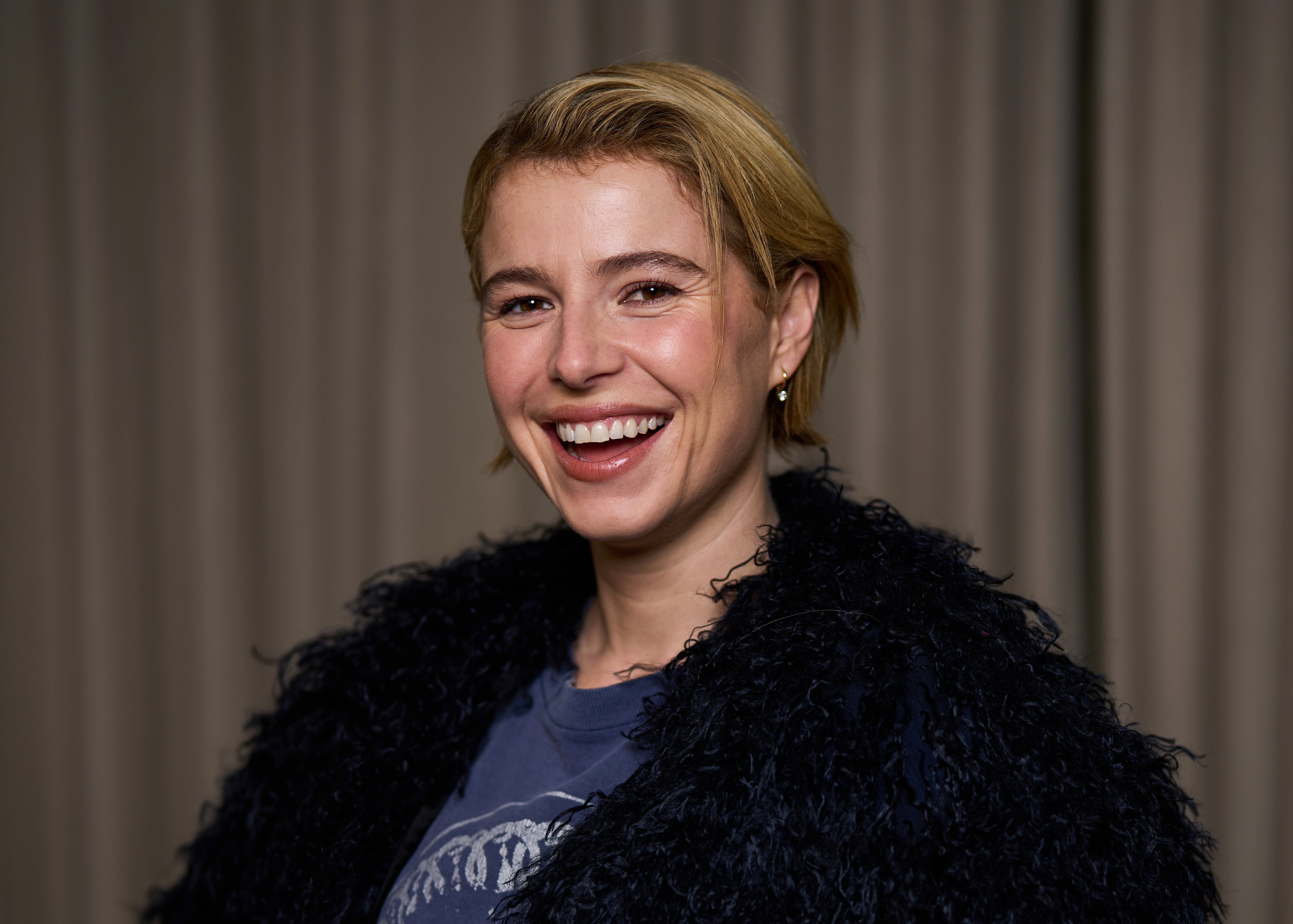 Jessie Buckley has assured fans she “loves” cats. Just not that one specific cat