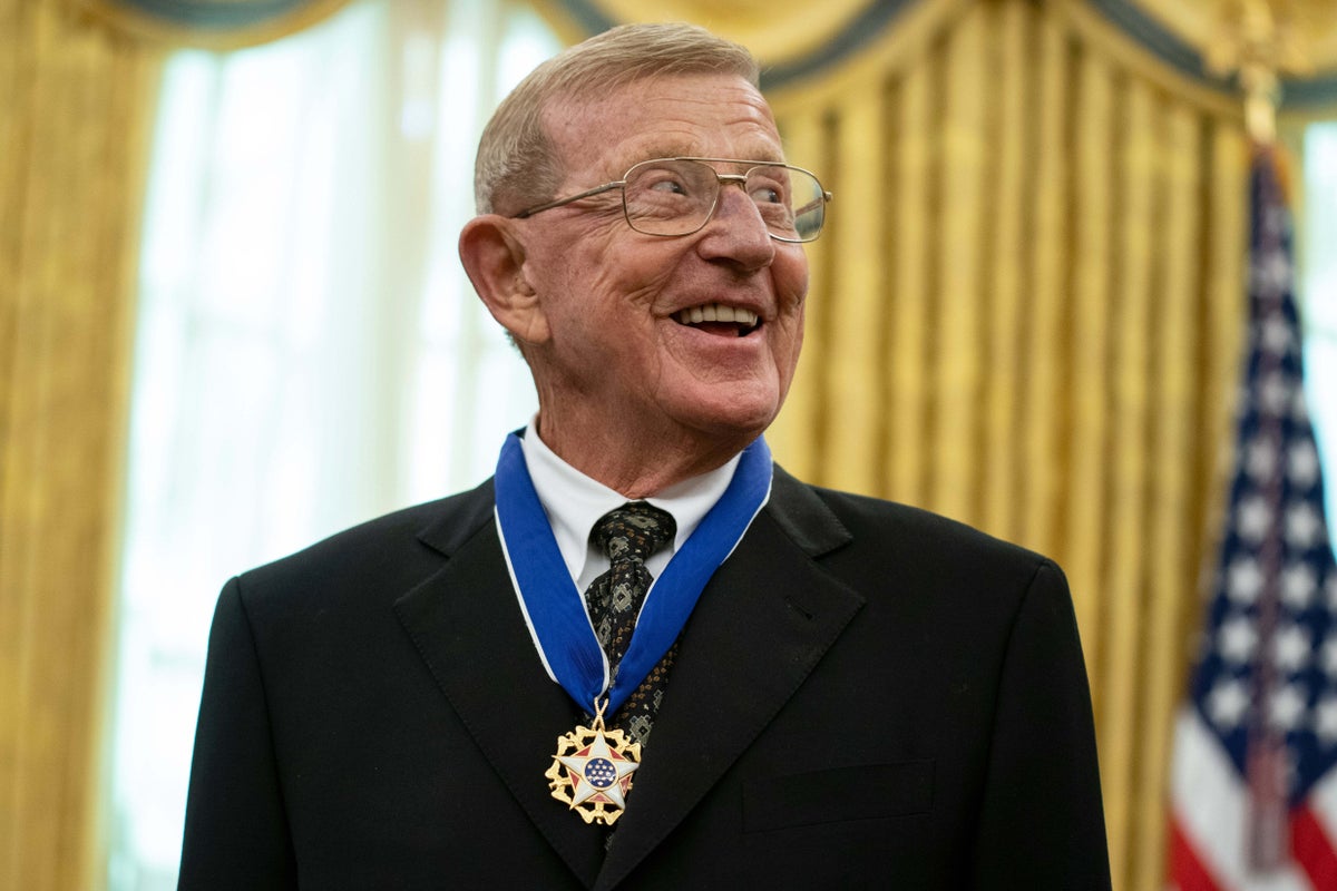 Legendary Notre Dame coach Lou Holtz dies at 89 – UK Times