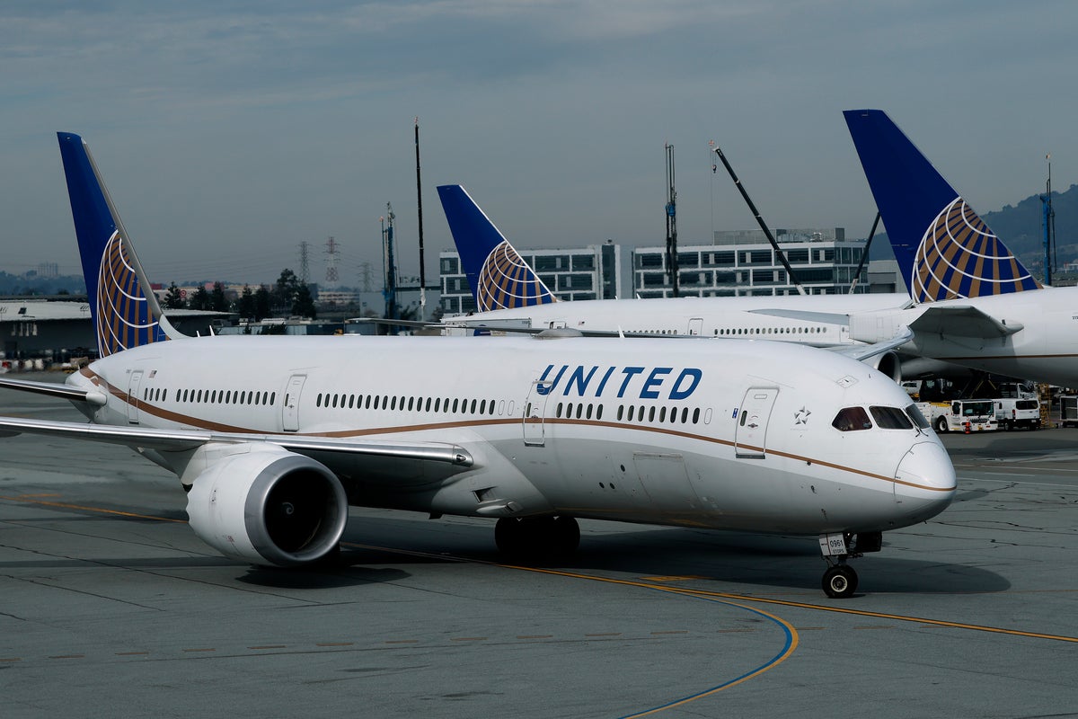 United Airlines quietly updates its ‘contract of carriage’ adding clause for passengers who refuse to use headphones – UK Times United Airlines quietly updates its ‘contract of carriage’ adding clause for passengers who refuse to use headphones – UK Times