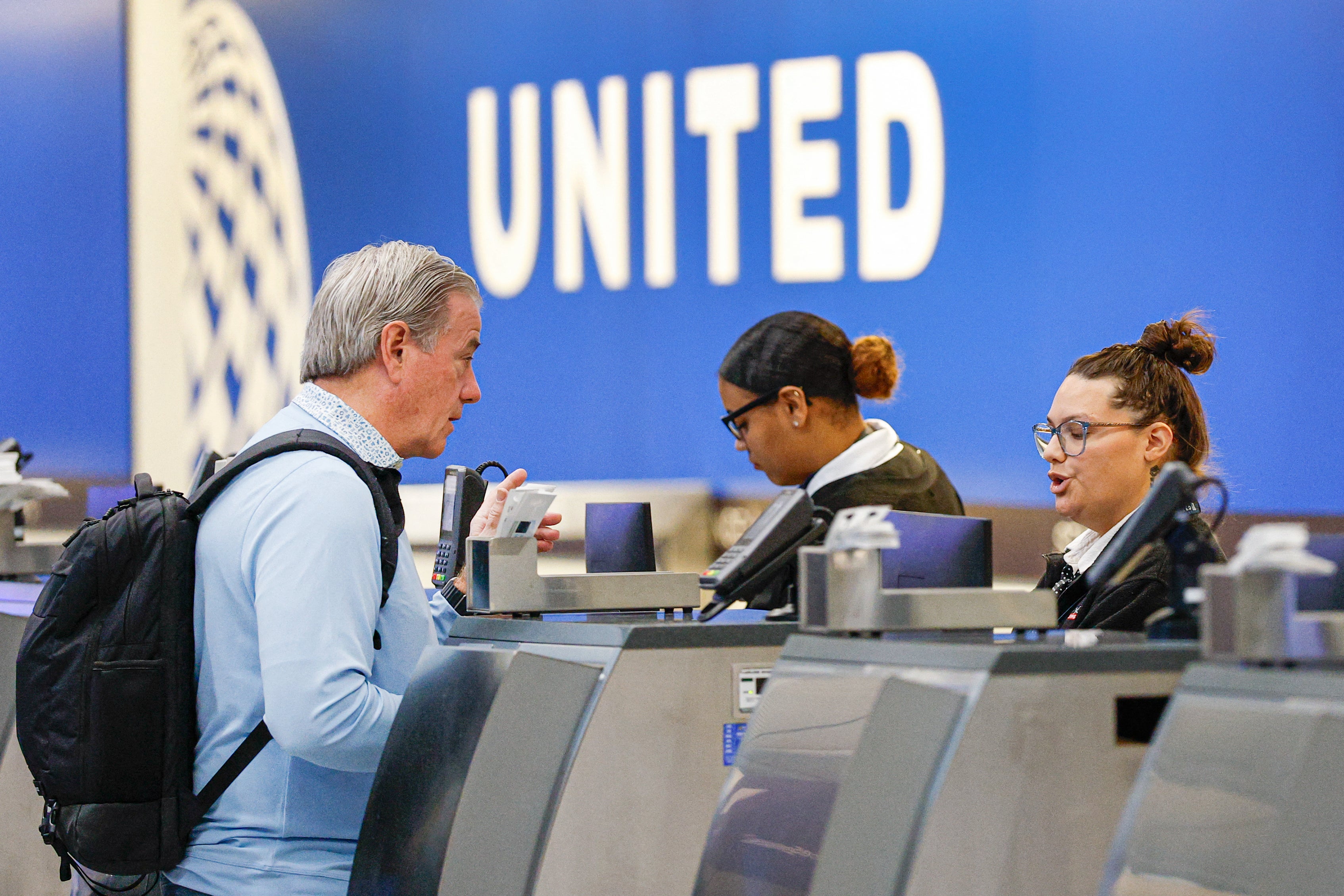 United Airlines passengers who make noise by not wearing headphones may be booted from their flight