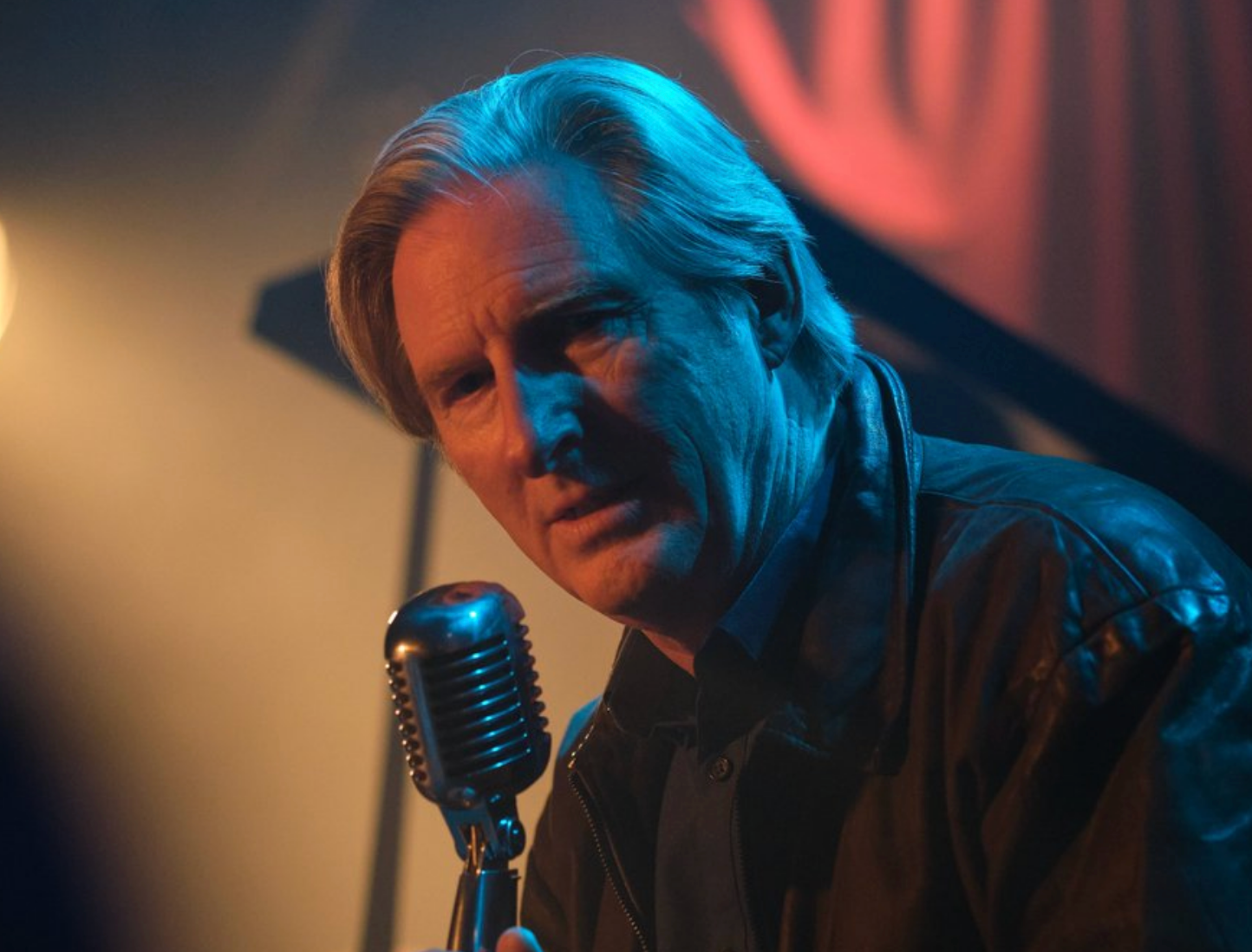 Adrian Dunbar nel ruolo dell'ex detective Ridley