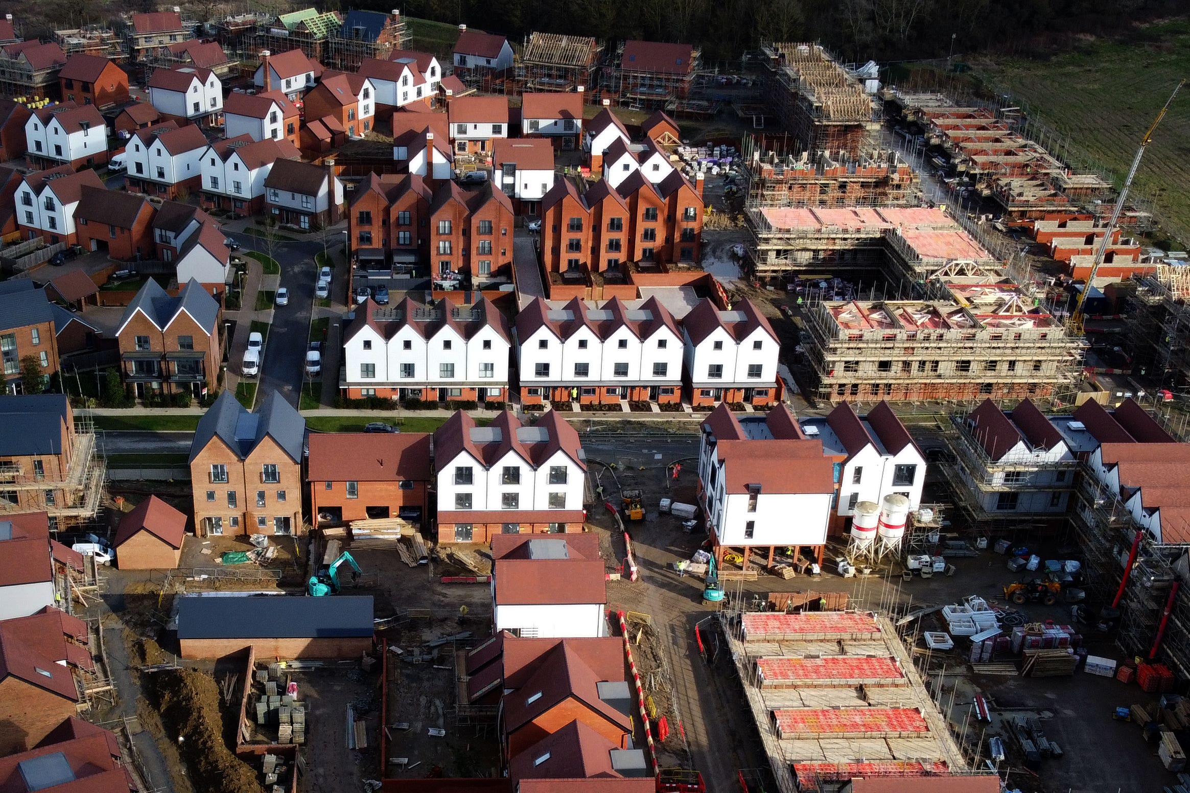 independent.co.uk - Anna Wise - UK construction slump deepens as rainy weather dampens hopes of recovery