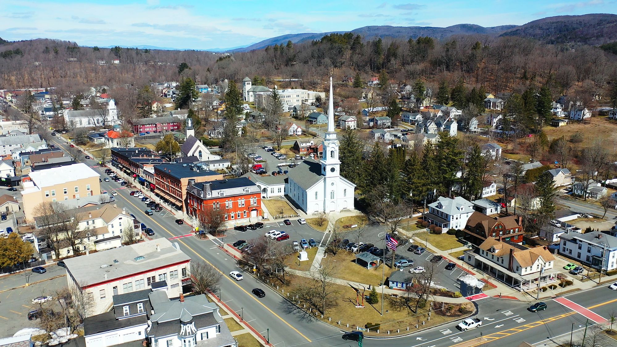 Bookabreak.org runs a spring reading retreat in a cozy private home in Lee, Massachusetts