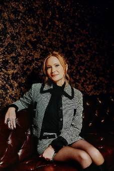 Sarah J. Maas will release sixth and seventh novels in the ACOTAR franchise