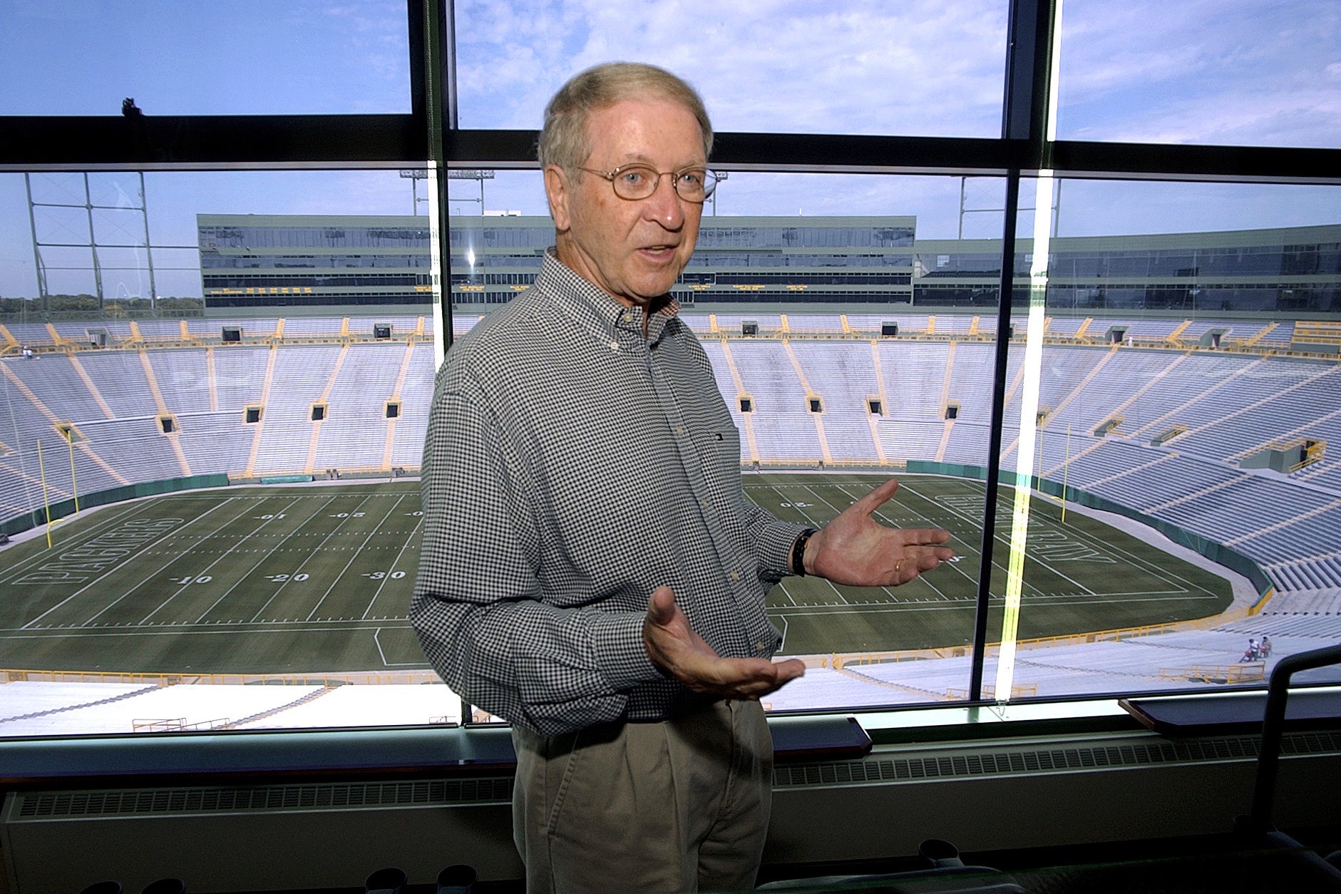 Harlan was elected president and CEO of the Packers in 1989, serving until his retirement in January 2008