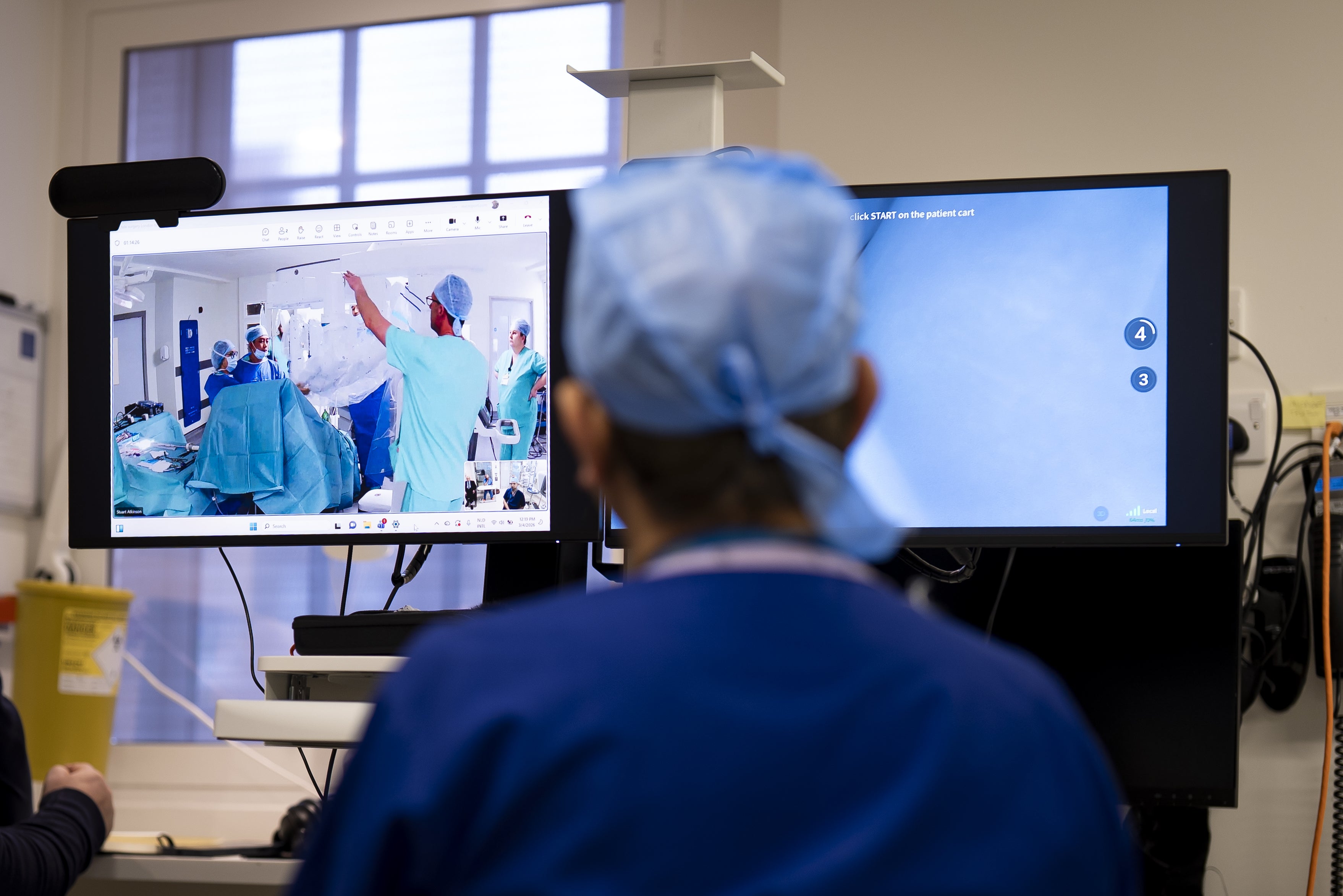 London surgeon performs first remote robotic surgery on prostate cancer ...