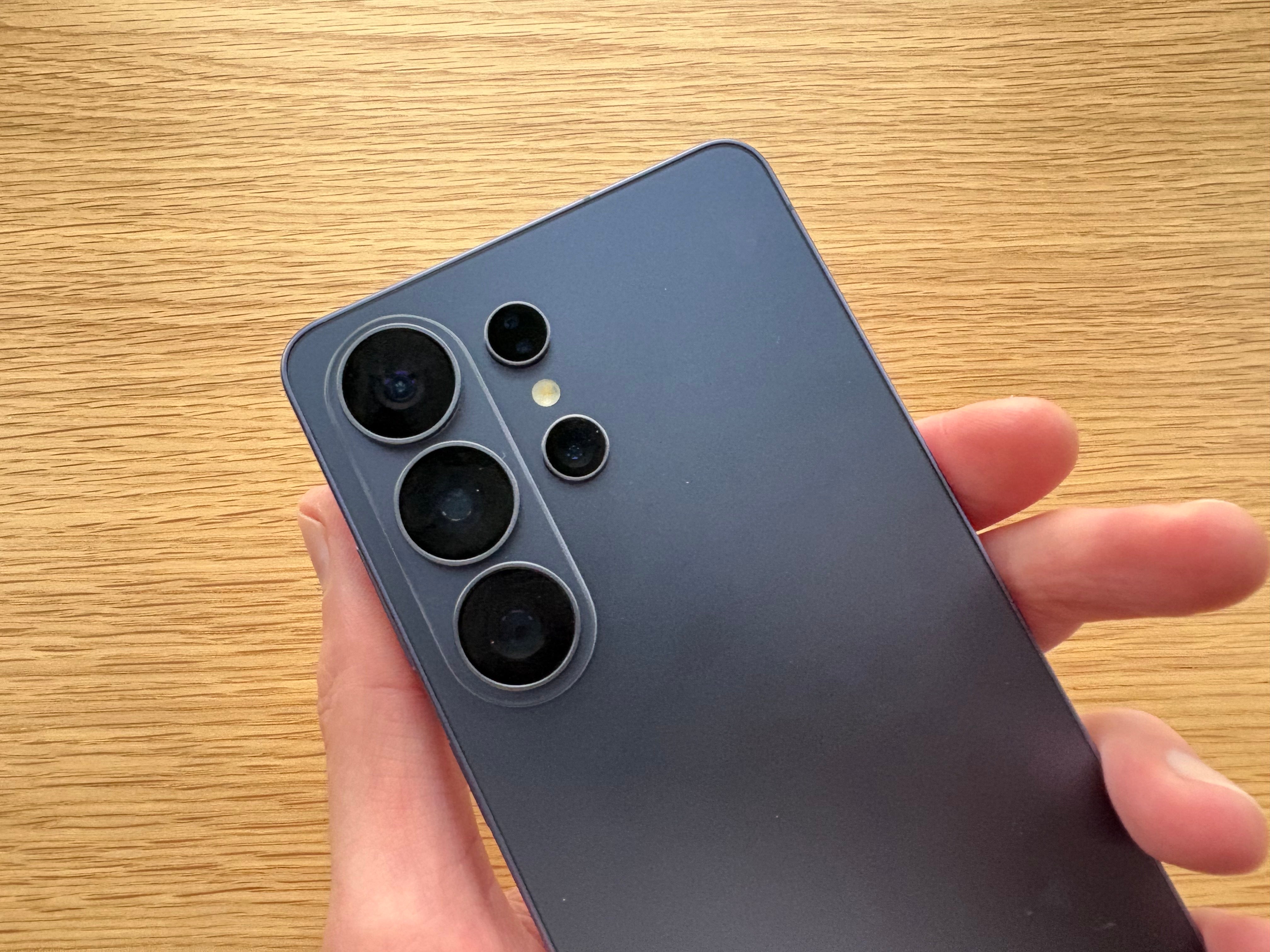 Battery life when gaming with the Samsung Galaxy S26 Ultra is impressive, even with the most demanding of titles