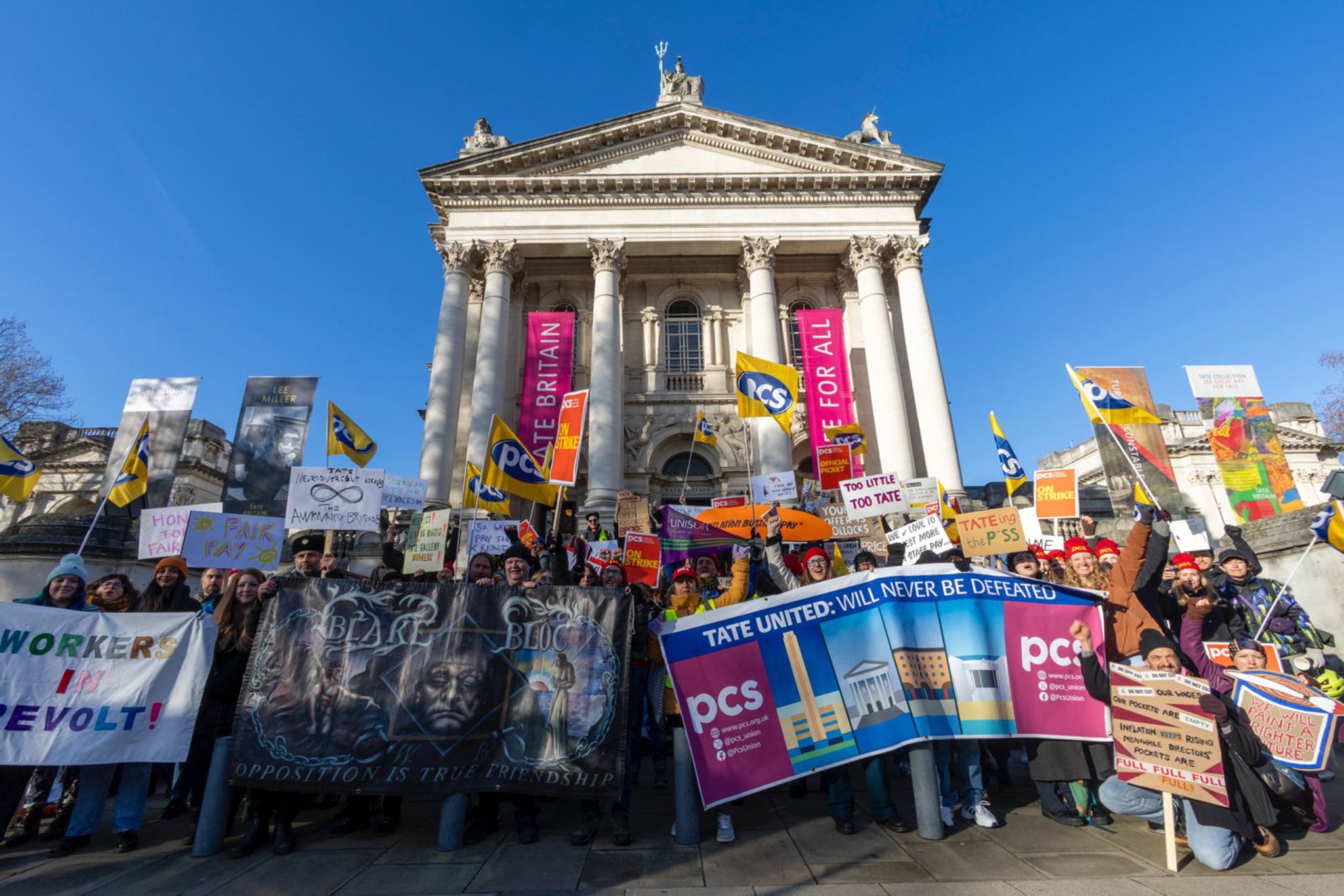 PCS member Tate workers strike outside the Tate Britain, November 2025