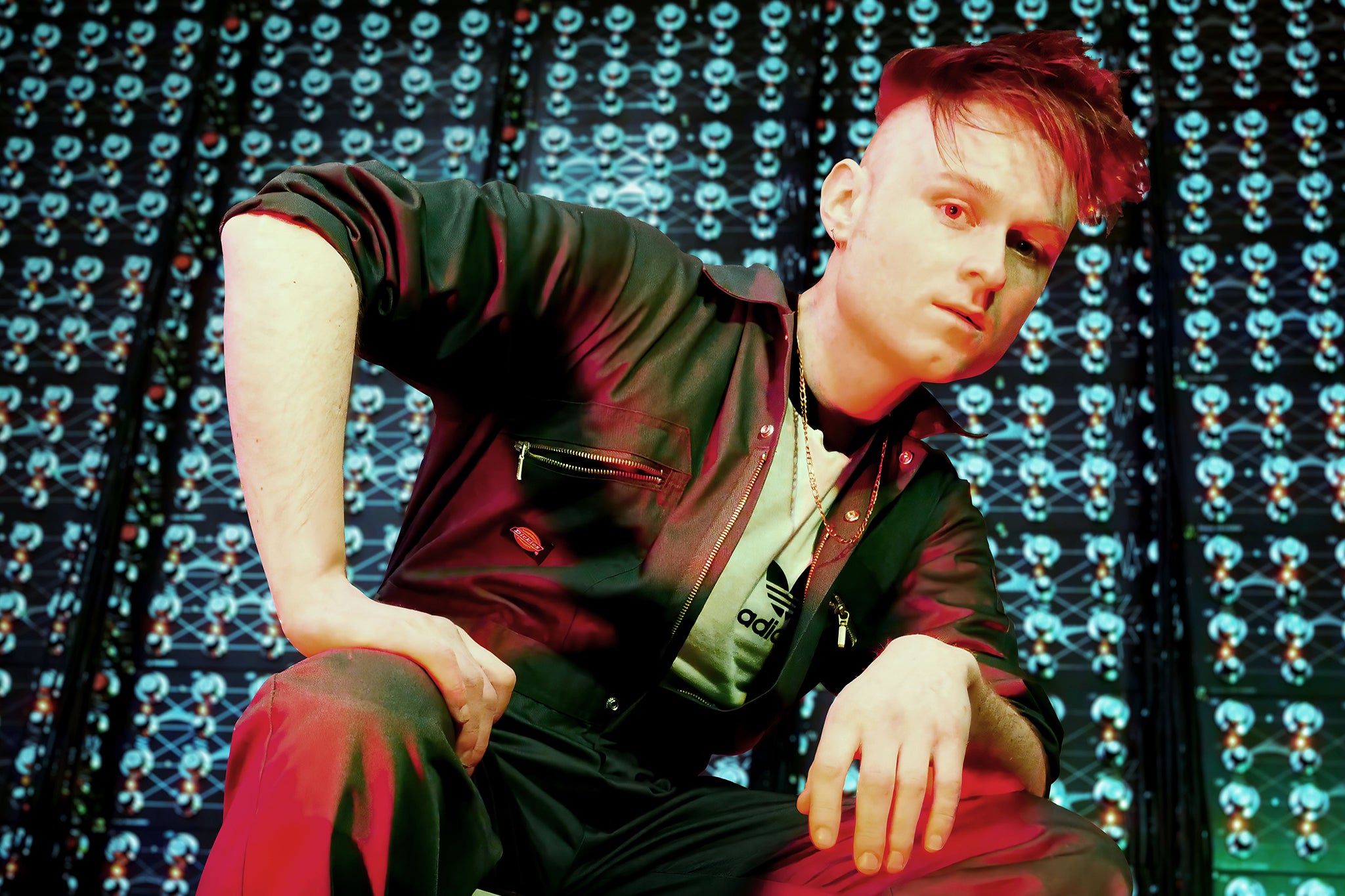 A inscrição do Reino Unido em 2026 atende pelo nome artístico de Look Mum No Computer