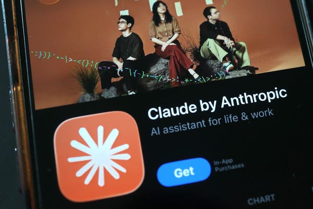 <p>La aplicación Claude AI en la tienda de aplicaciones de un teléfono el 16 de febrero de 2026 en Nueva York</p>