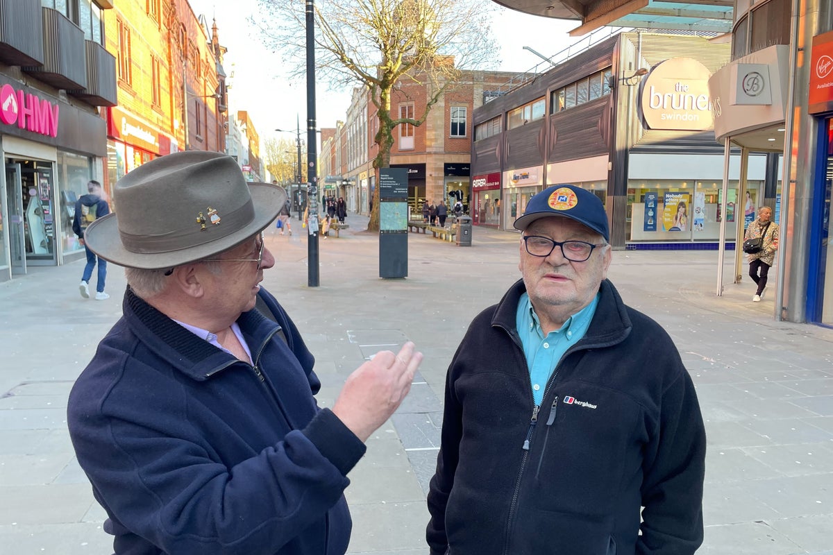 I'm voting Reform it can't get any worse': Starmer's election nightmare in Swindon