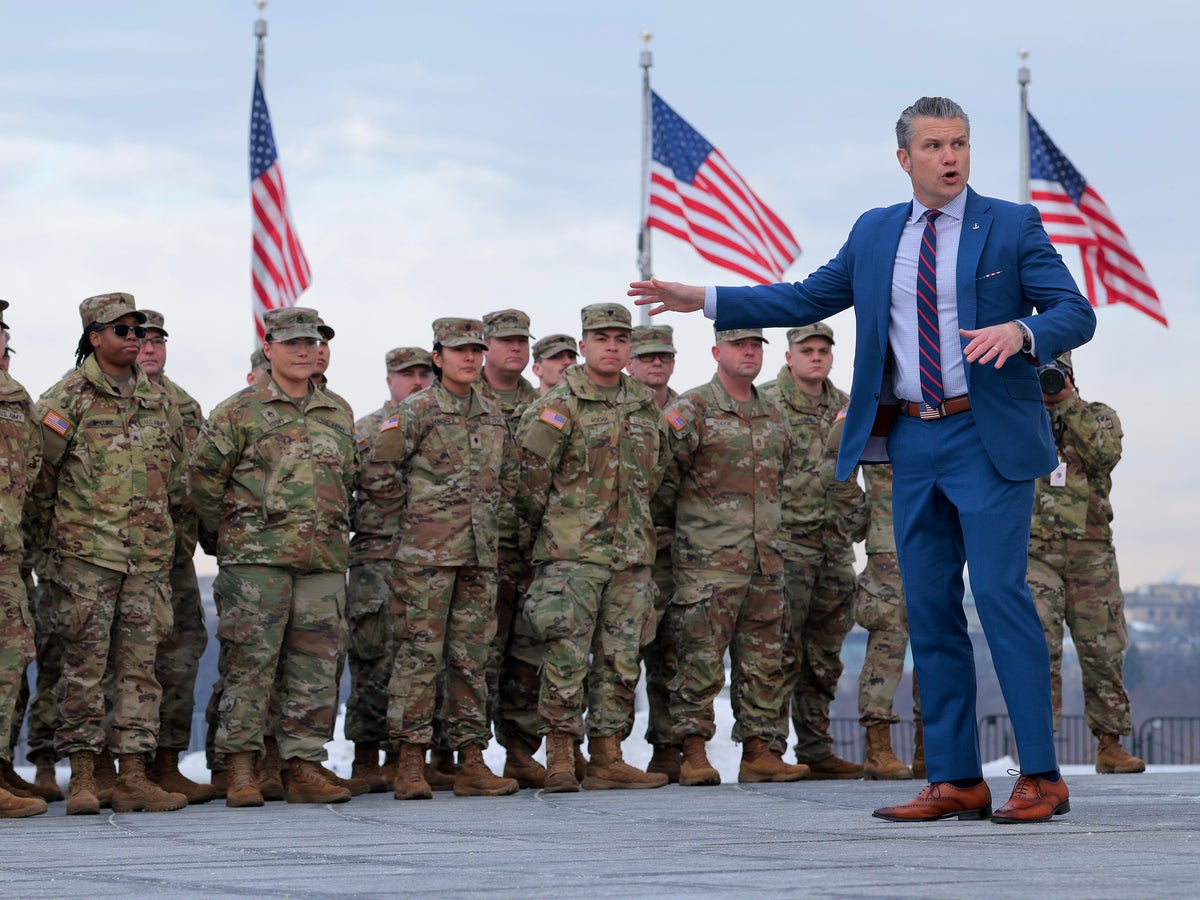 Liệu ông Trump có thể khôi phục chế độ nghĩa vụ quân sự bắt buộc cho cuộc chiến với Iran? Cơ chế hoạt động như thế nào? | The Independent