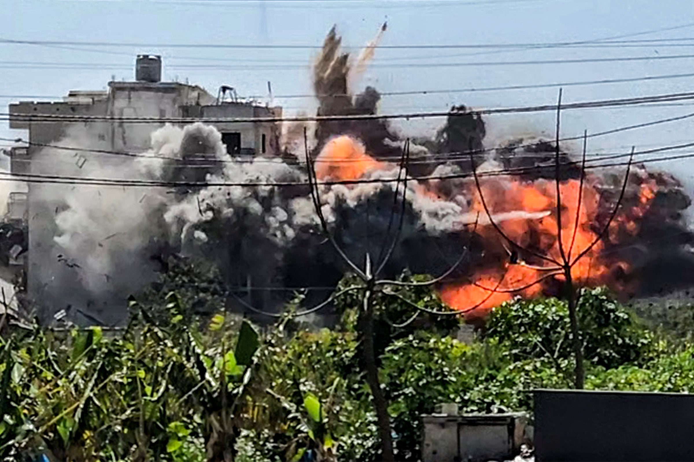 درگیری در خاورمیانه منجر به پیش بینی تورم بالاتر در بریتانیا شده است