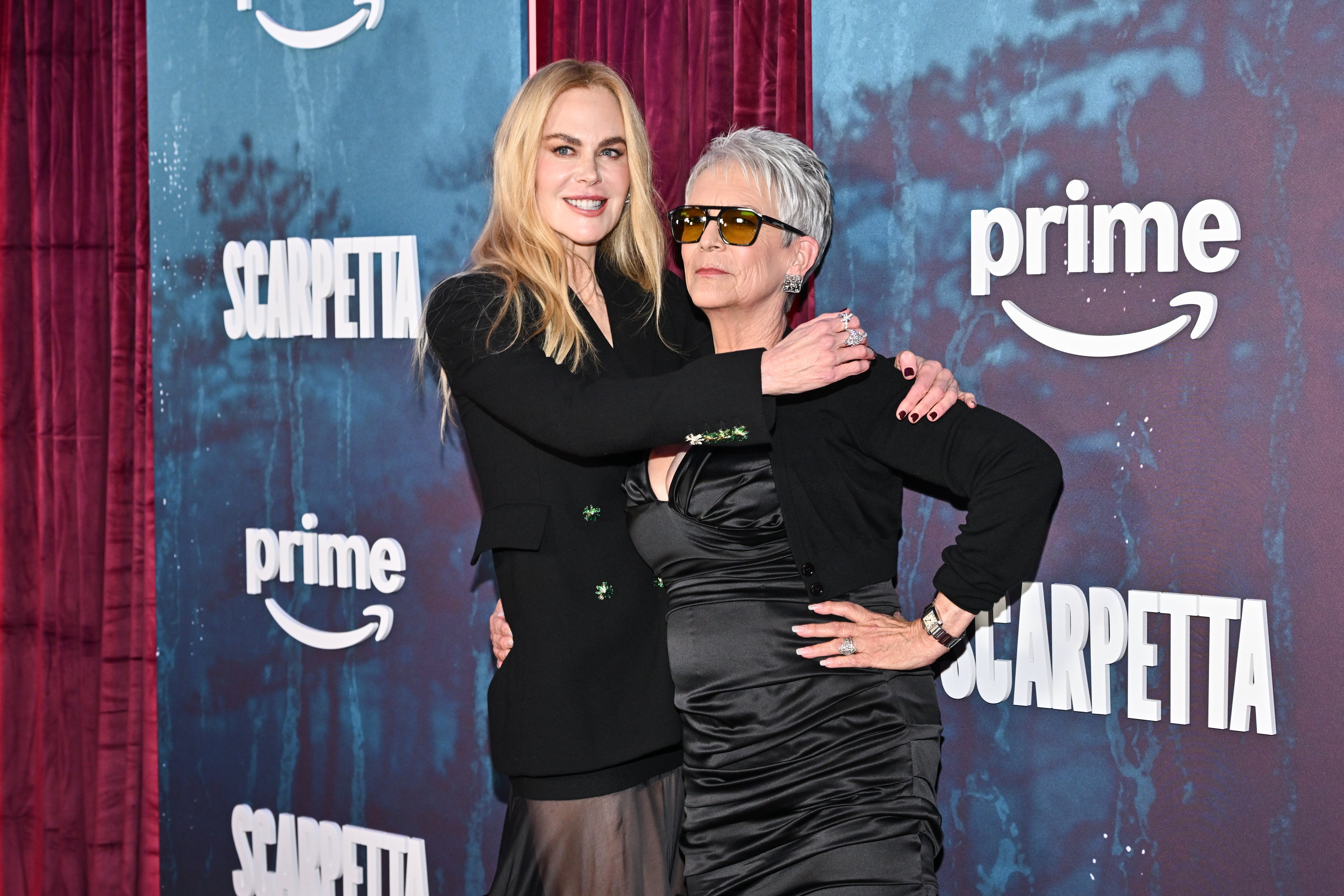 Nicole Kidman, a sinistra, e Jamie Lee Curtis partecipano alla première di Scarpetta di Prime Video