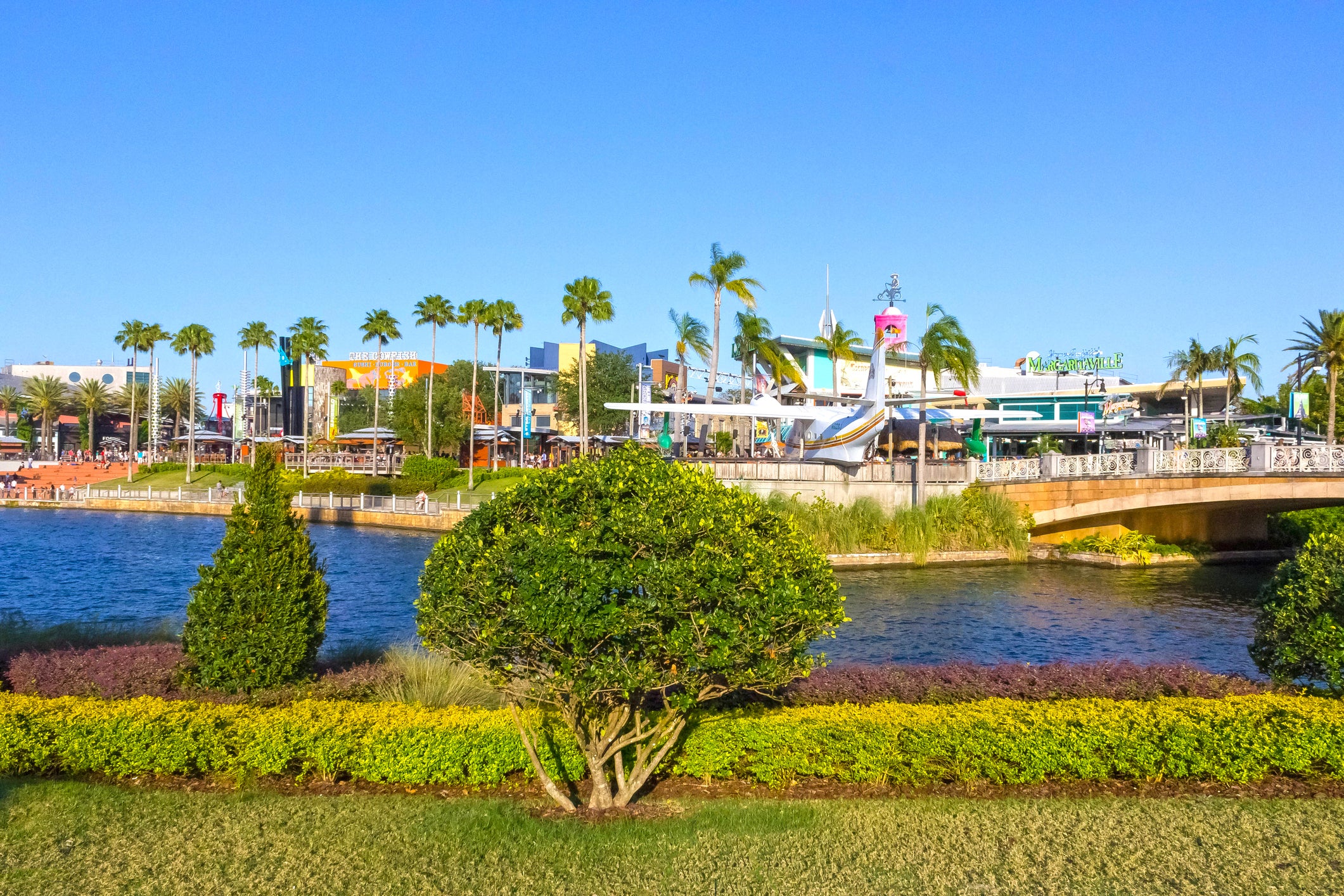 Thorpe was reportedly upset at the CW Shoreline Bar in Universal CityWalk and left for another bar, leaving her daughter behind