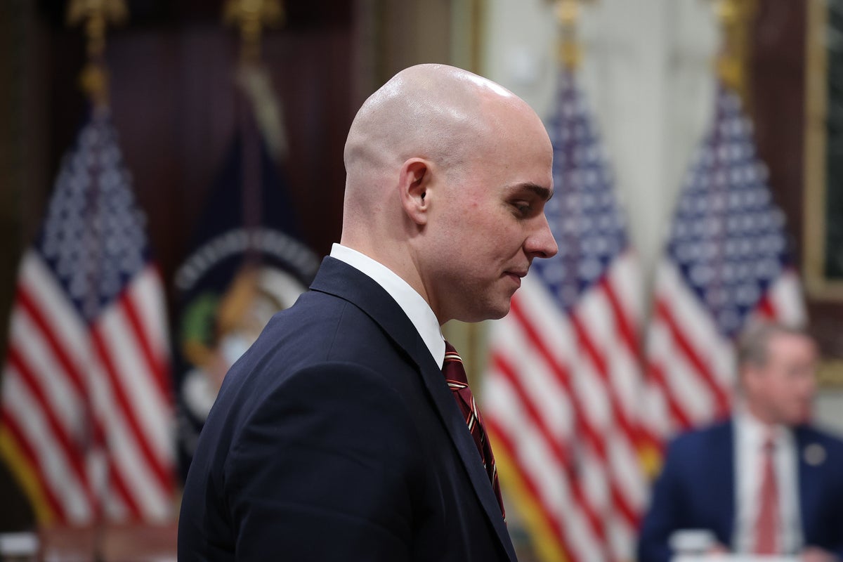 White House privately asks Republicans to stop talking about ‘mass deportations’ as public opinion turns on ICE: report – UK Times White House privately asks Republicans to stop talking about ‘mass deportations’ as public opinion turns on ICE: report – UK Times