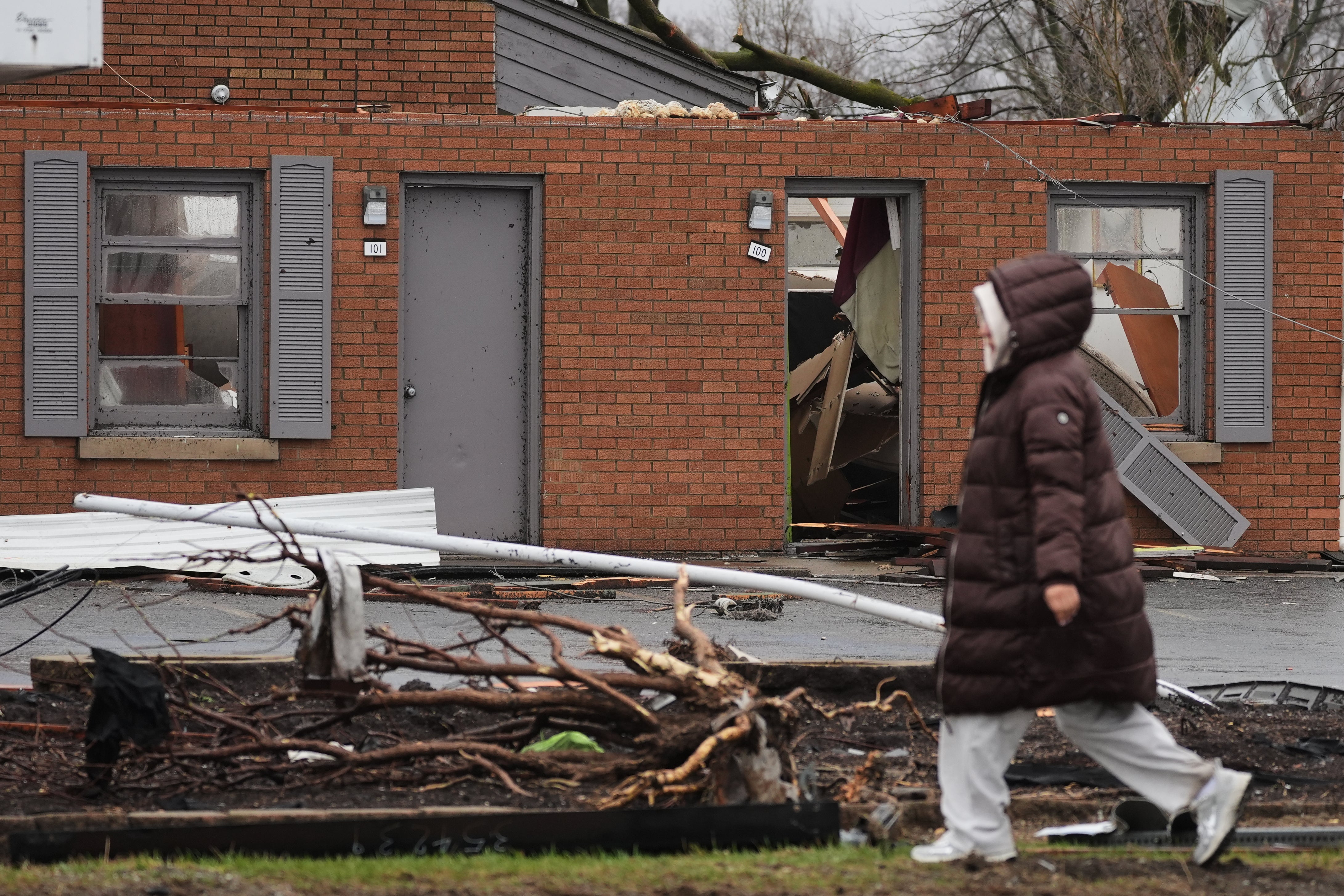 Photos show tornado damage after powerful storms hit Illinois and ...