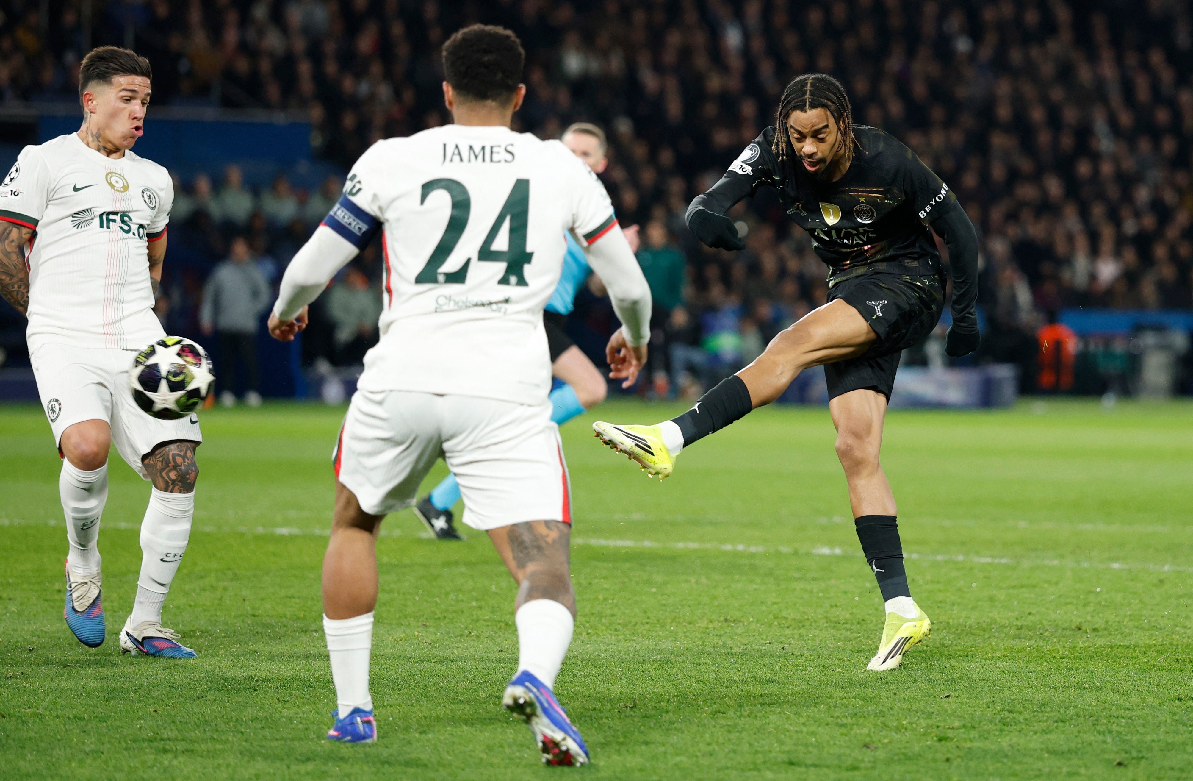 Bradley Barcola opened the scoring for PSG