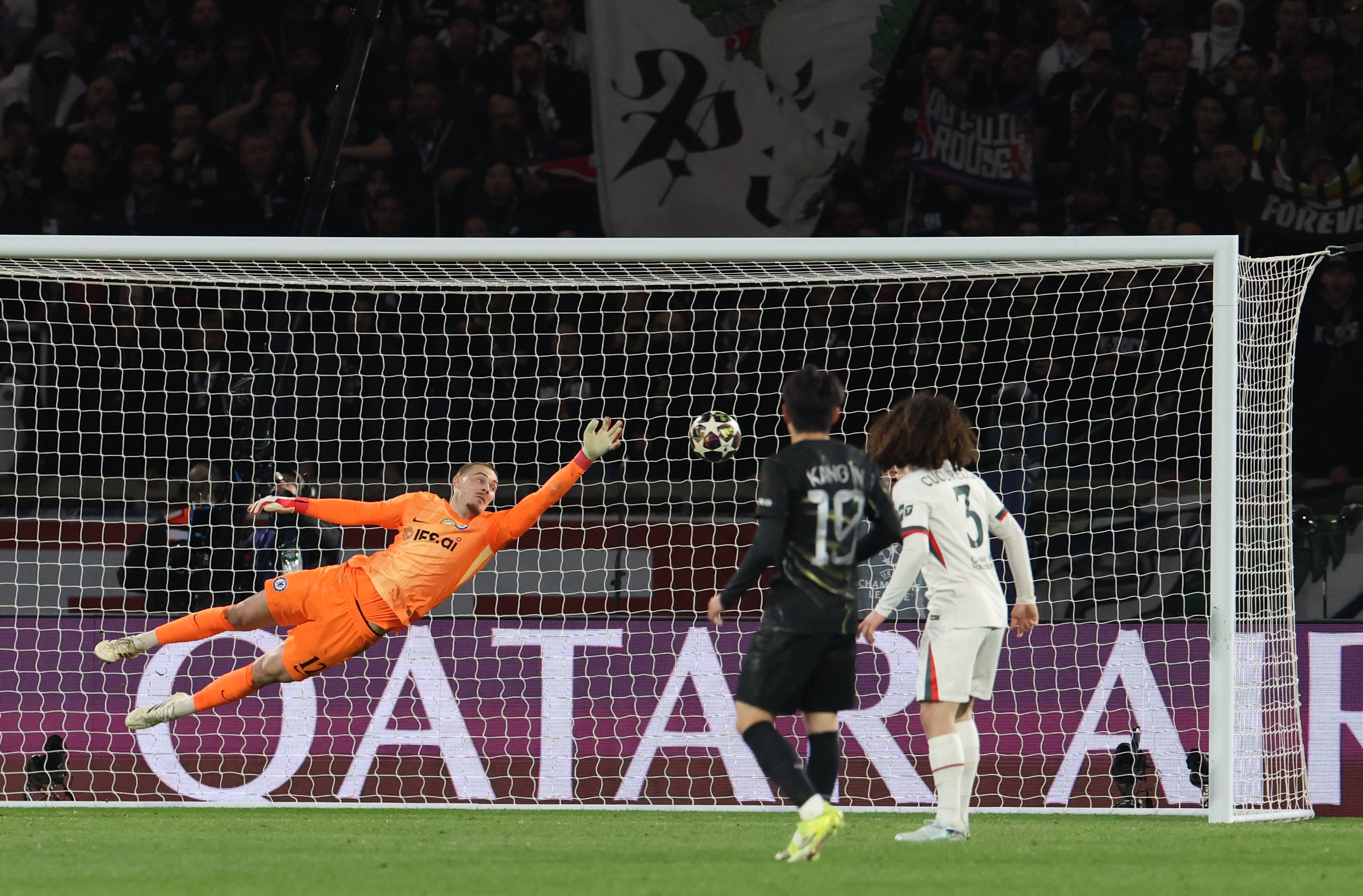 Jorgensen could do little about PSG’s fourth but should have done better to prevent the last goal of the game