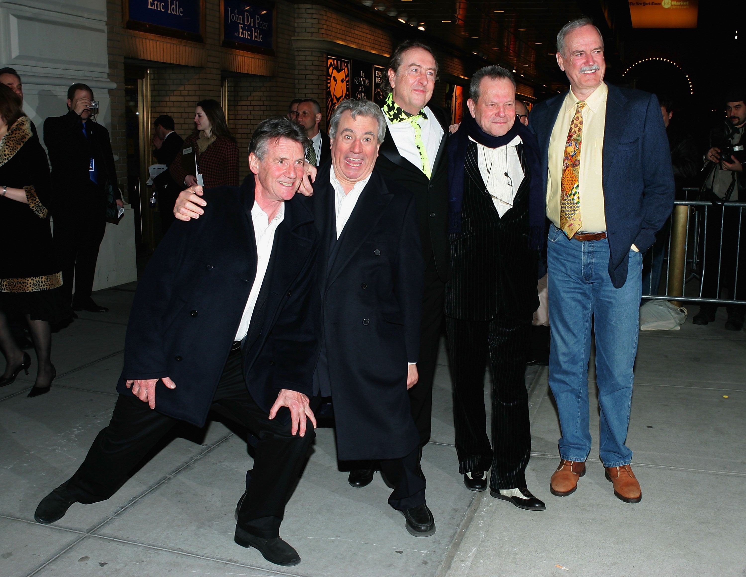 Michael Palin, Terry Jones, Eric Idle, Terry Gilliam e John Cleese nel 2005