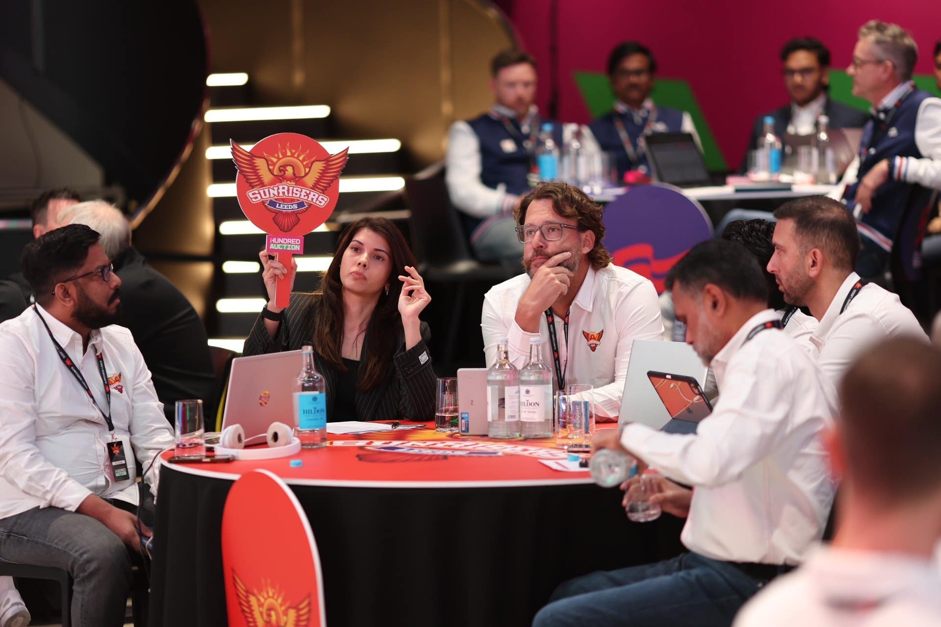 Sunrisers Leeds CEO Kayva Maran bids at The Hundred auction