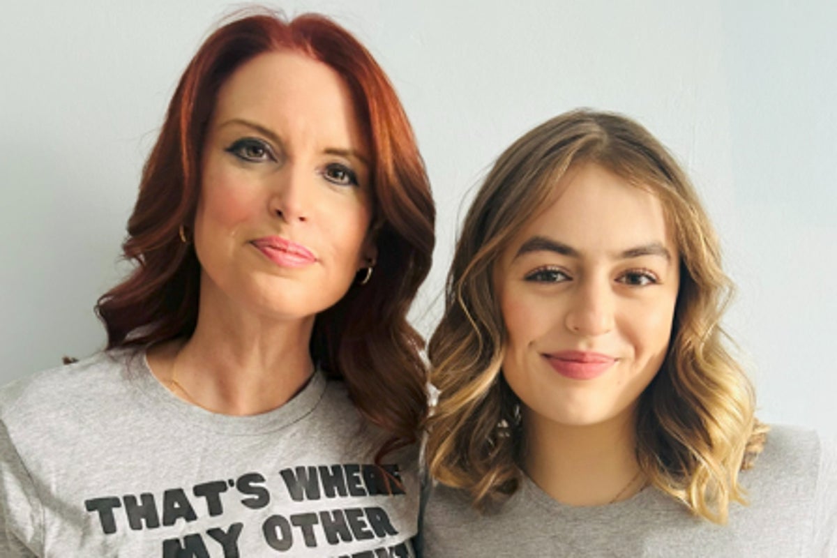 ‘Hero’ journalist donates kidney to teenage girl after local newspaper appeal ‘Hero’ journalist donates kidney to teenage girl after local newspaper appeal