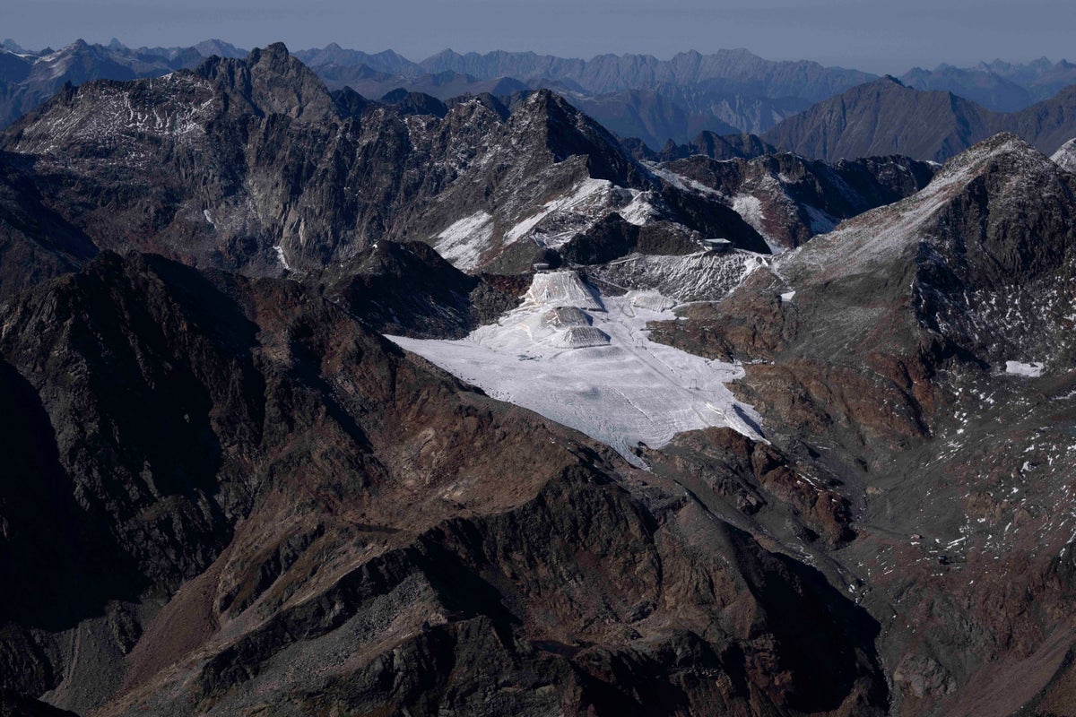 All but 2 of Austria's 96 glaciers have retreated over last 2 years